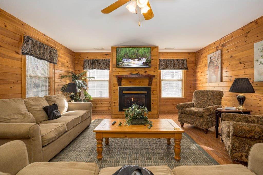 Briarstone Lodge Condo 13C view 3
