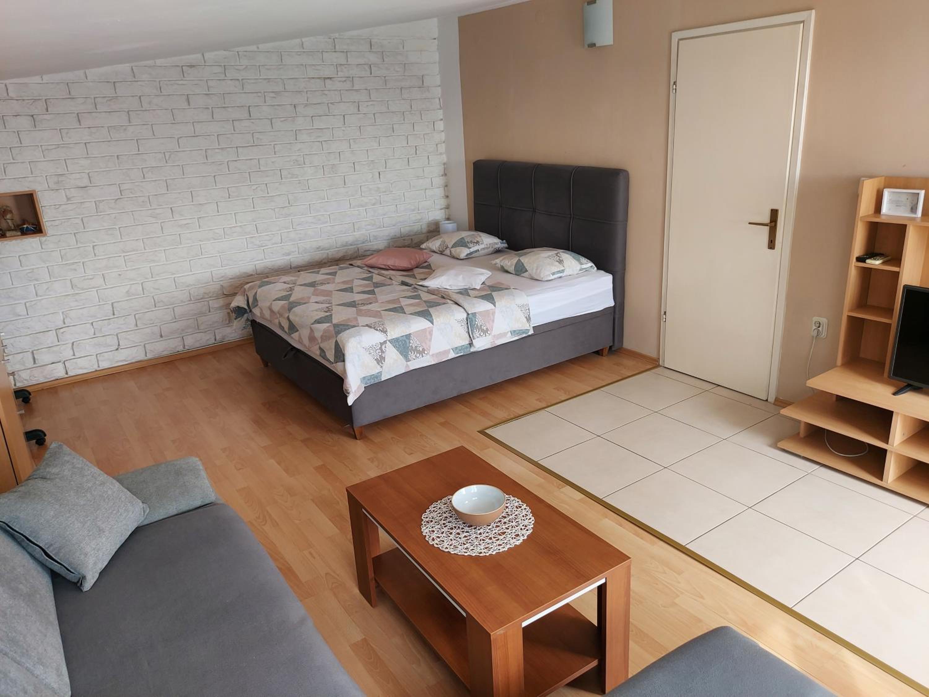 Apartments Madlena