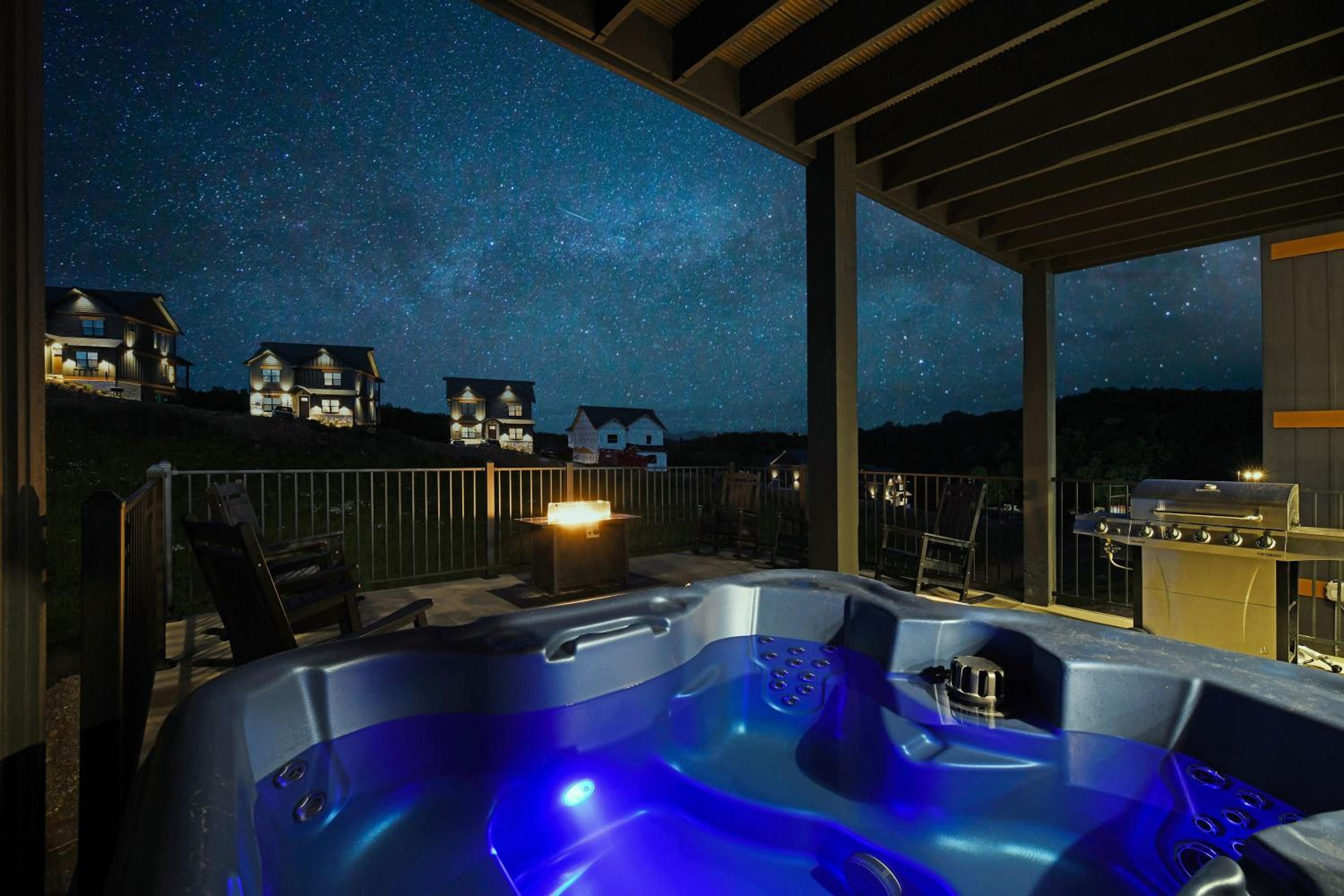 Smith Creek Resort - 5 Bedrooms 20 Guest - Indoor Pool - Resort Amenities view 2