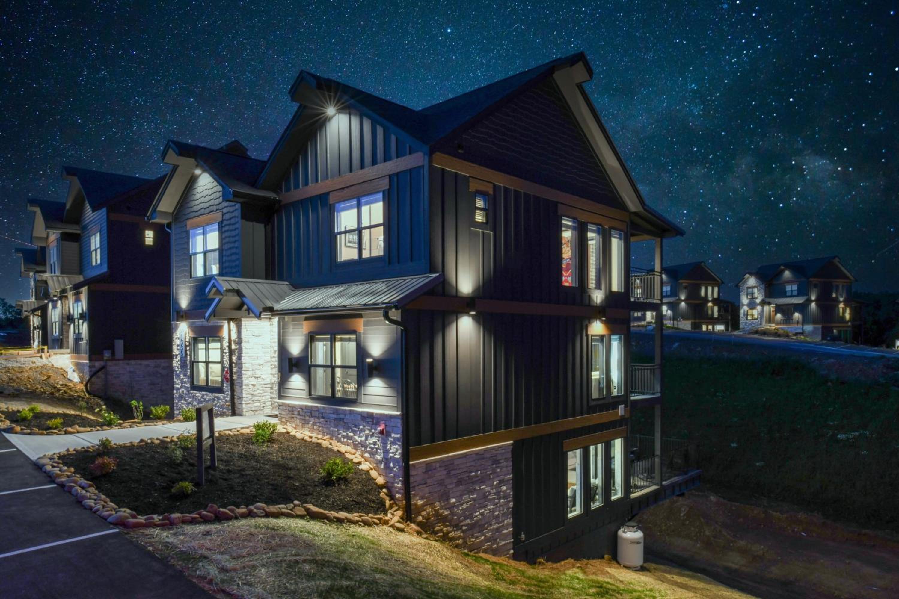 Smith Creek Resort - 5 Bedrooms 20 Guest - Indoor Pool - Resort Amenities view 5