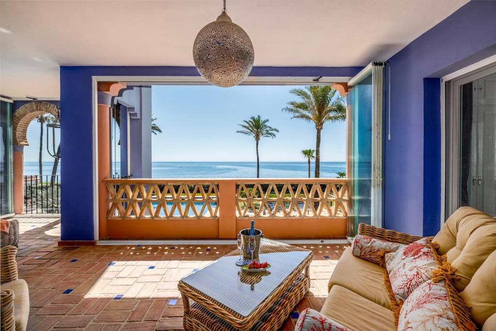 Hotel Spacious Seaside Retreat - La Perla del Mar - Image 1