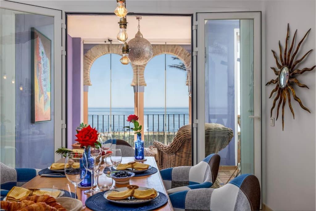 Spacious Seaside Retreat - La Perla del Mar view 4