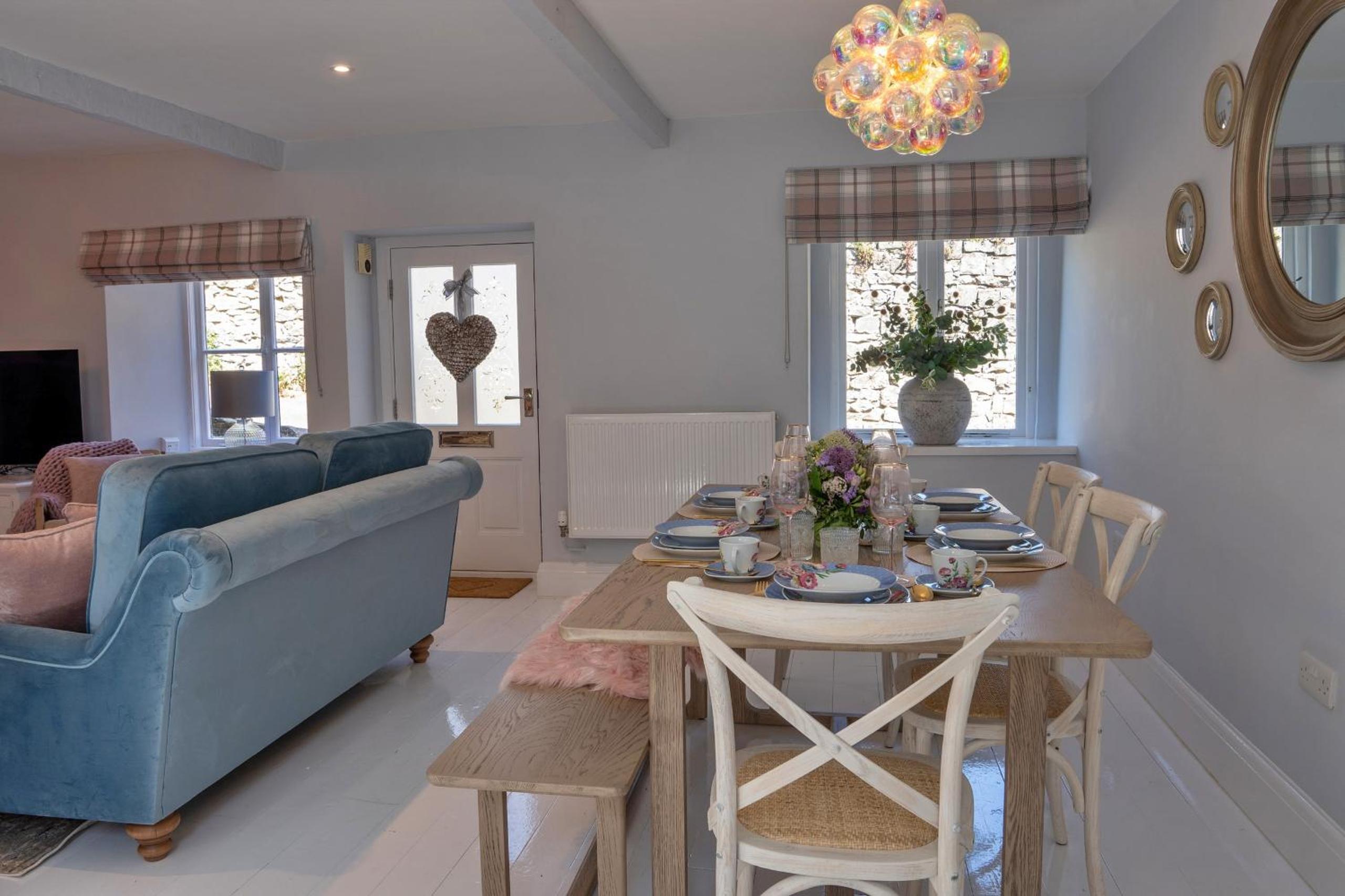 Finest Retreats - Sisu Bakewell, Limestones Cottage