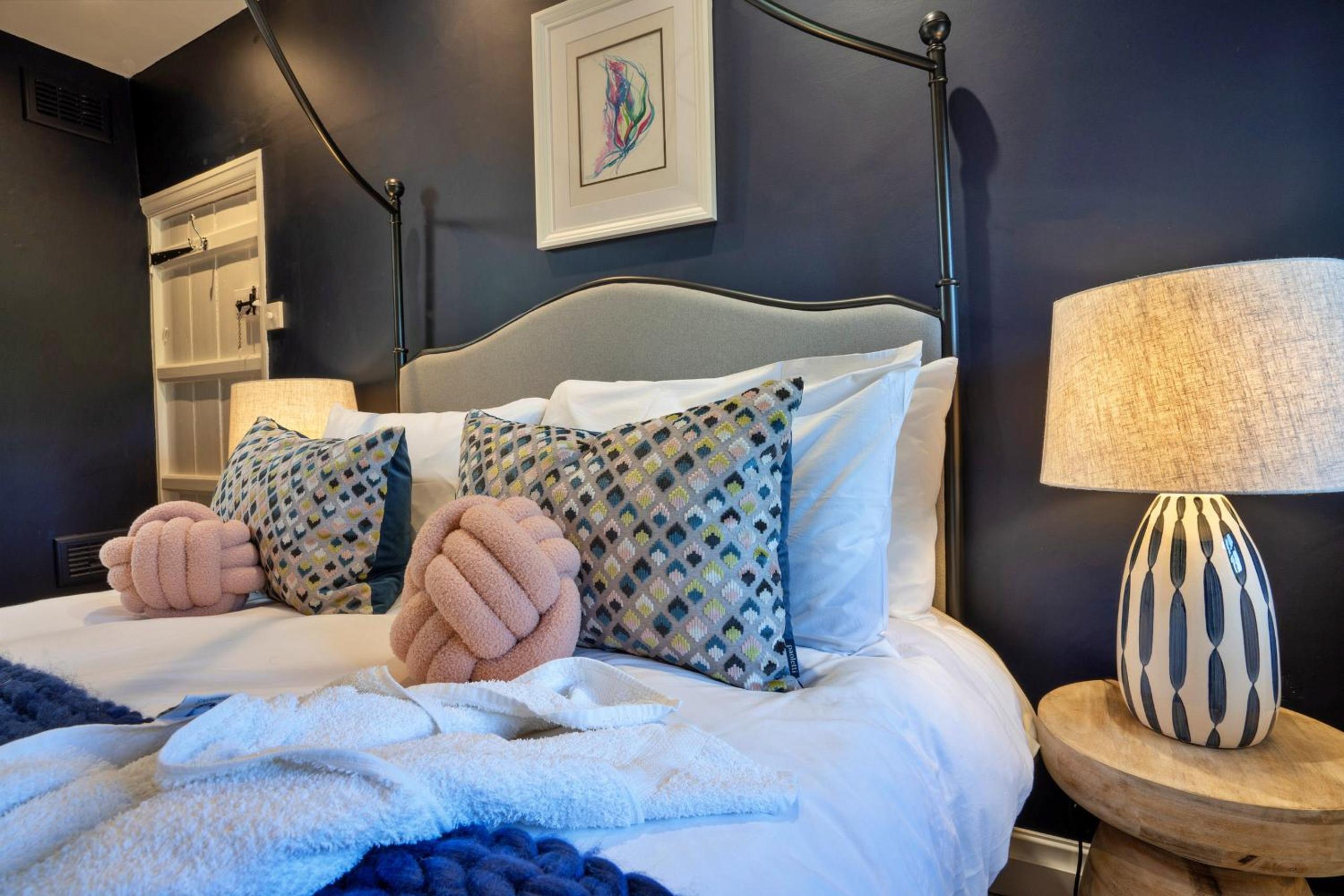 Finest Retreats - Sisu Bakewell, Limestones Cottage
