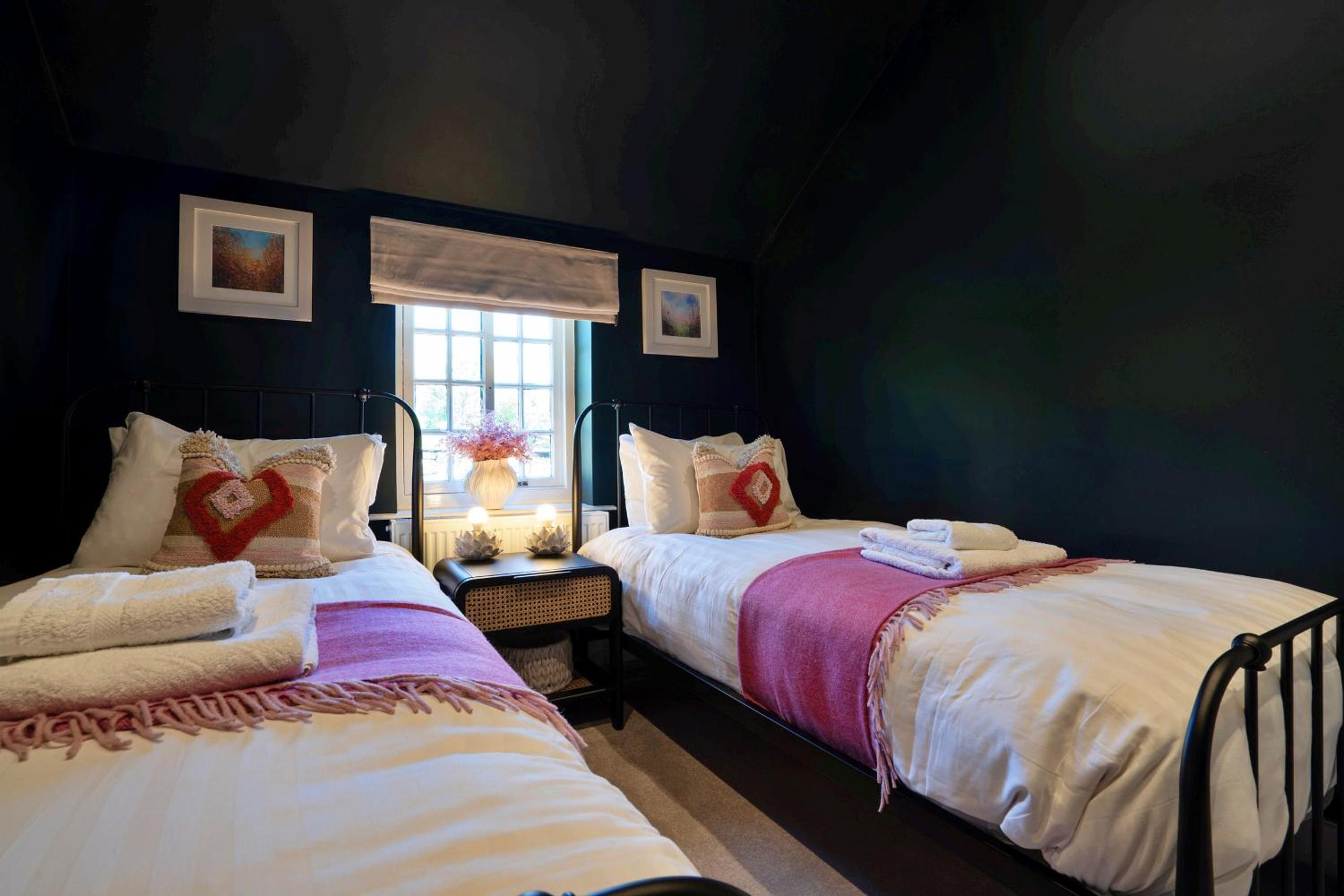 Finest Retreats - Sisu Bakewell, Limestones Cottage