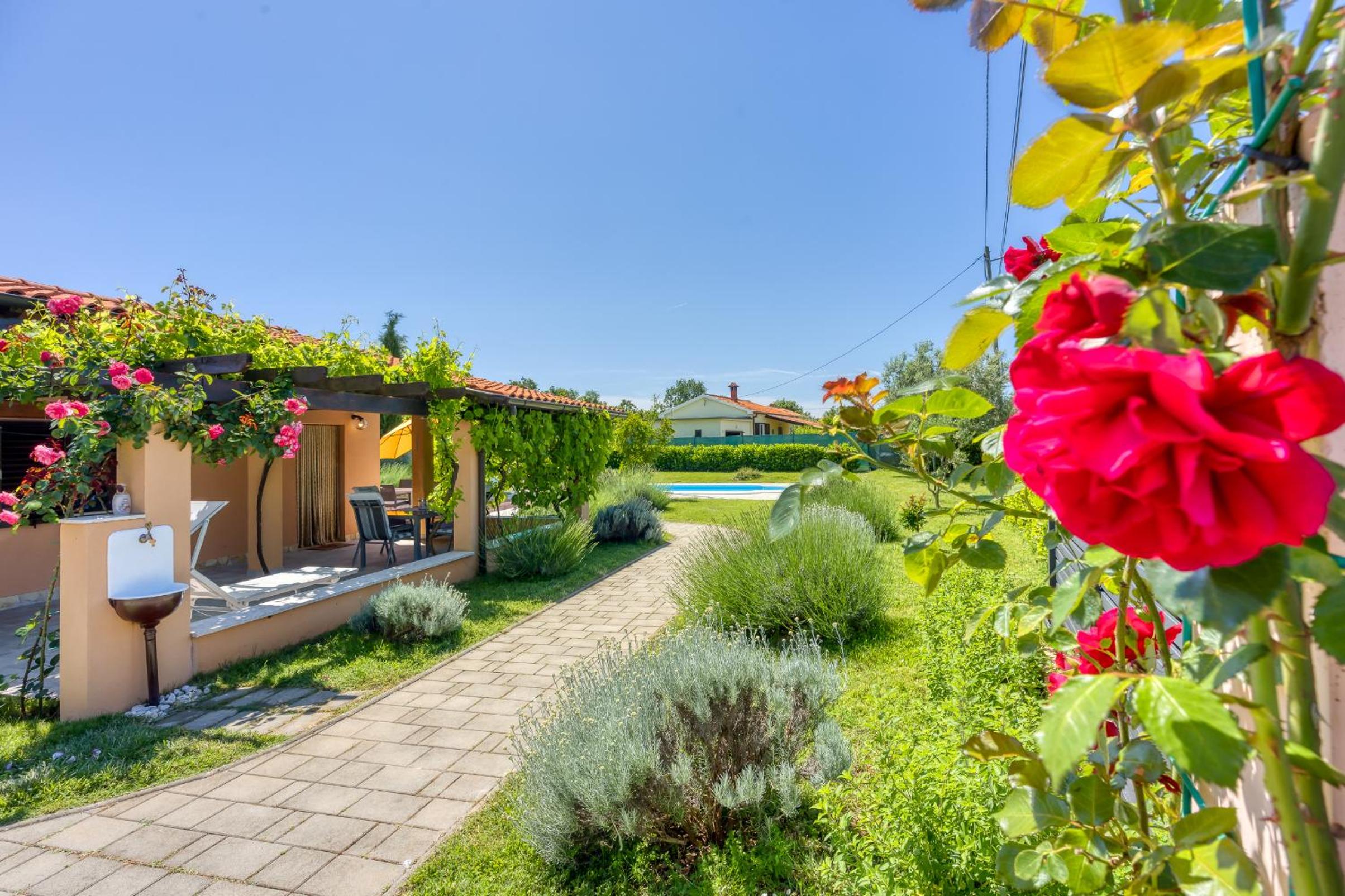 Casa Luka Vareski view 3