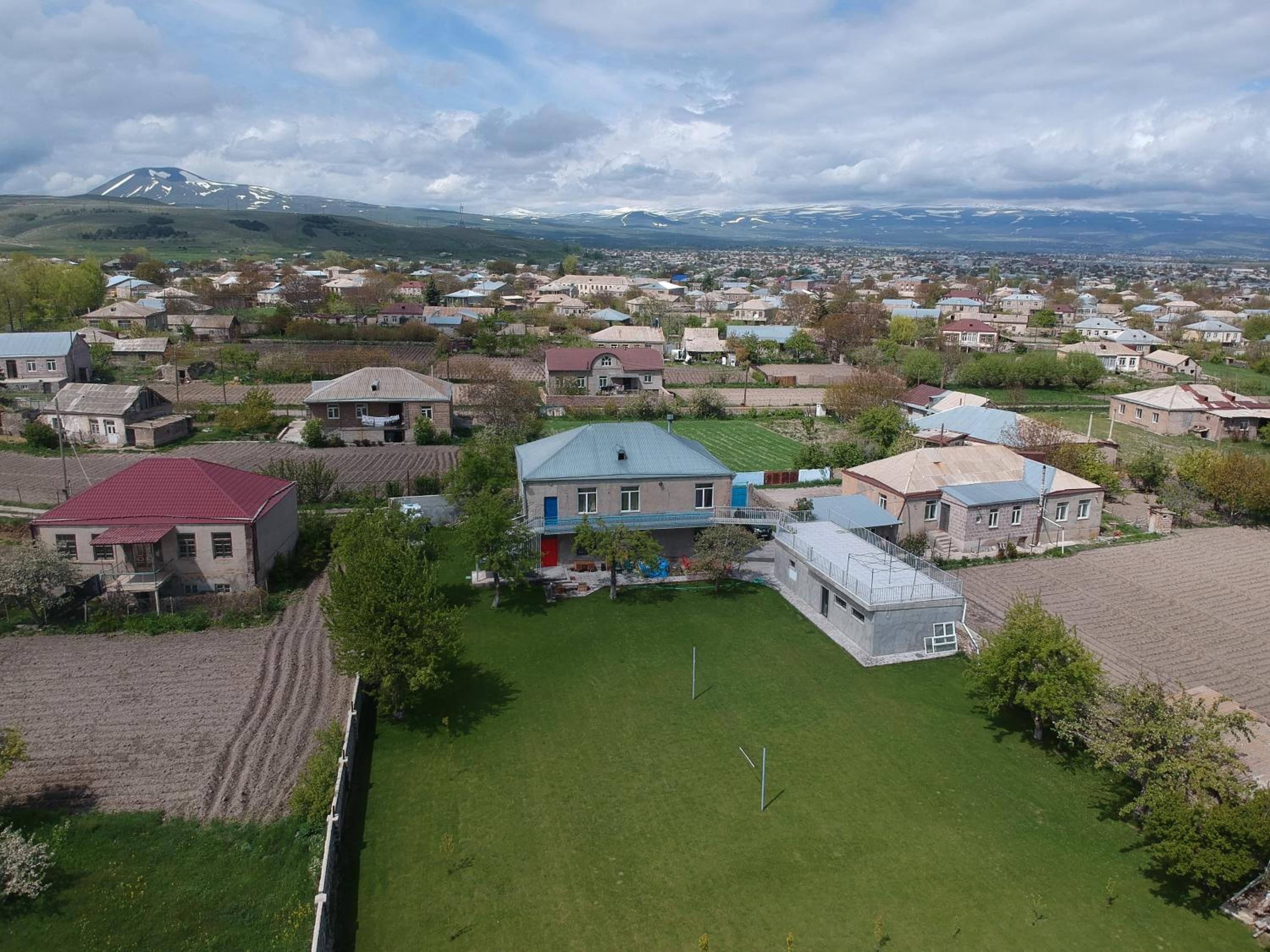 PATATES Guesthouse - Private Villa with Garden Near Lake Sevan, Martuni