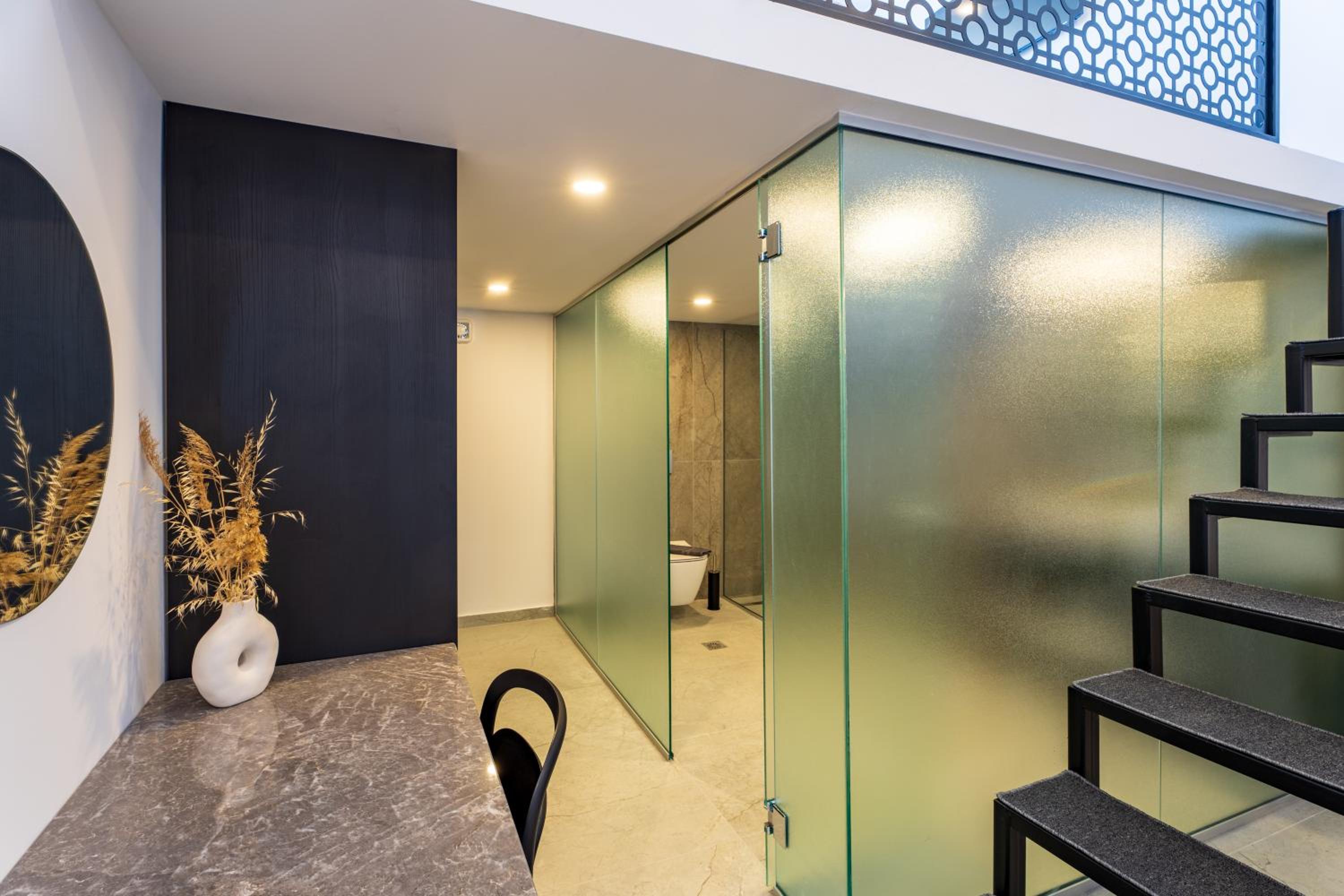 EcoHeaven Suites