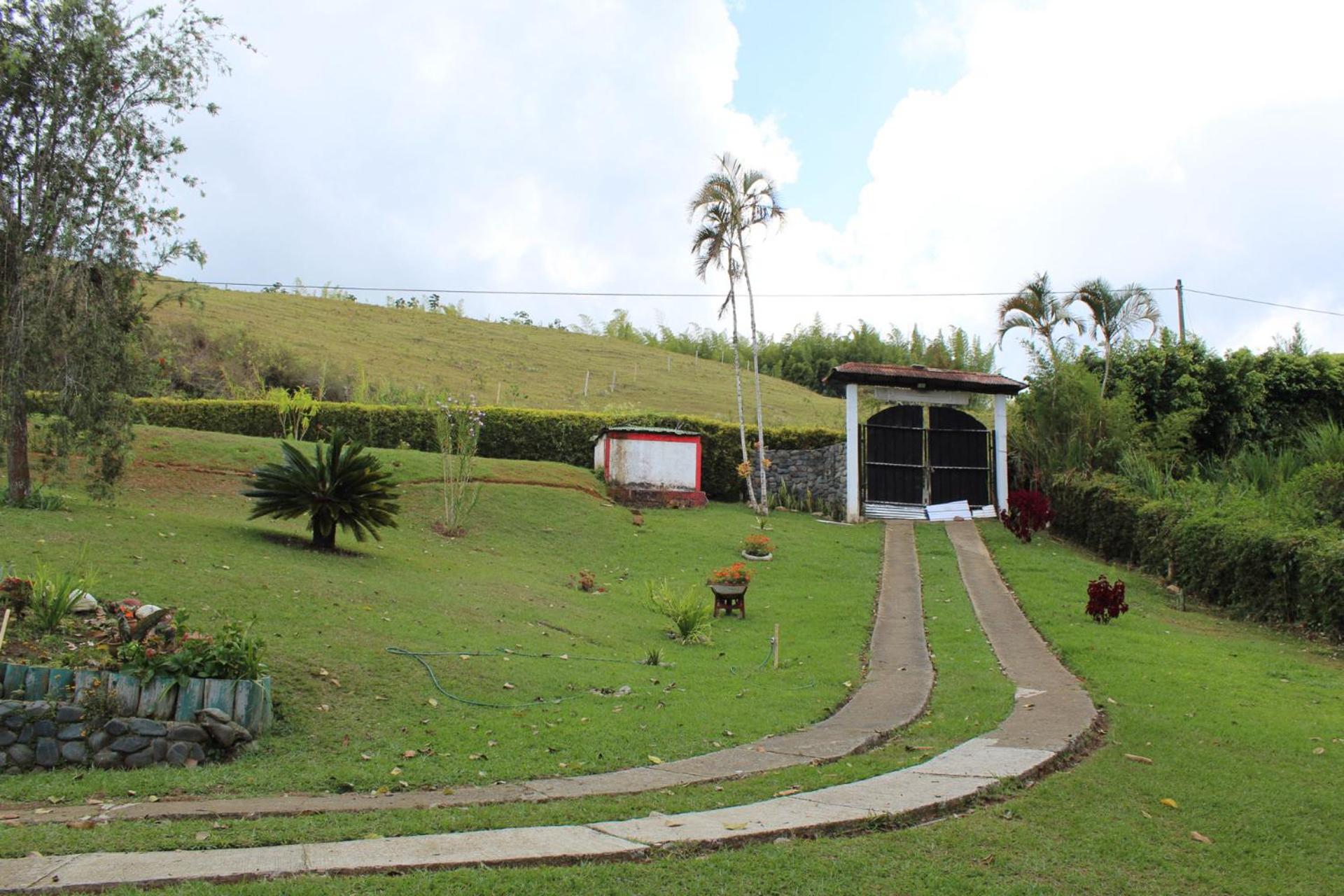 Finca Lago Calima