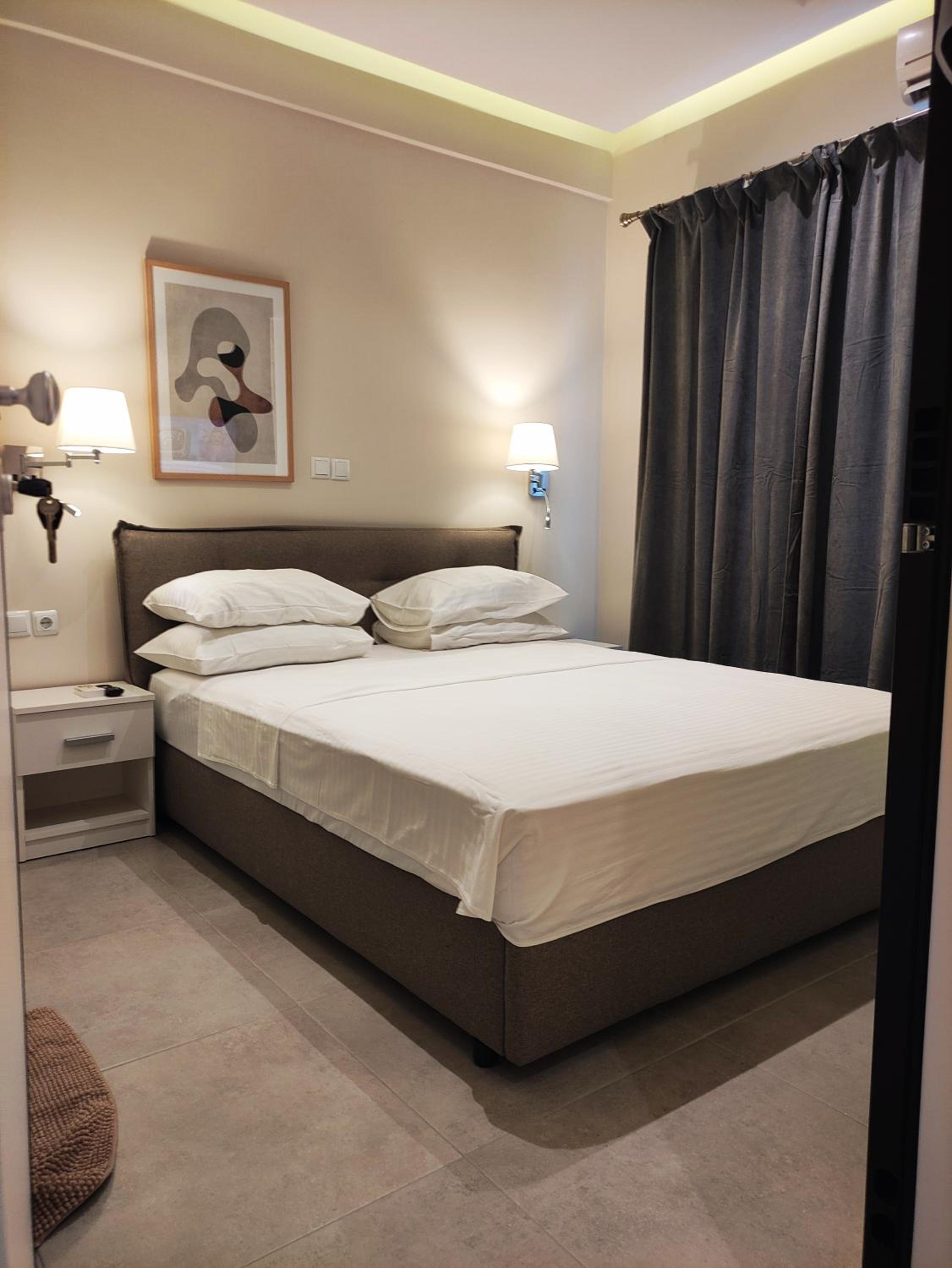 Athens Stay 50 Dual Private Suites Dual Baths Netflix photo 4