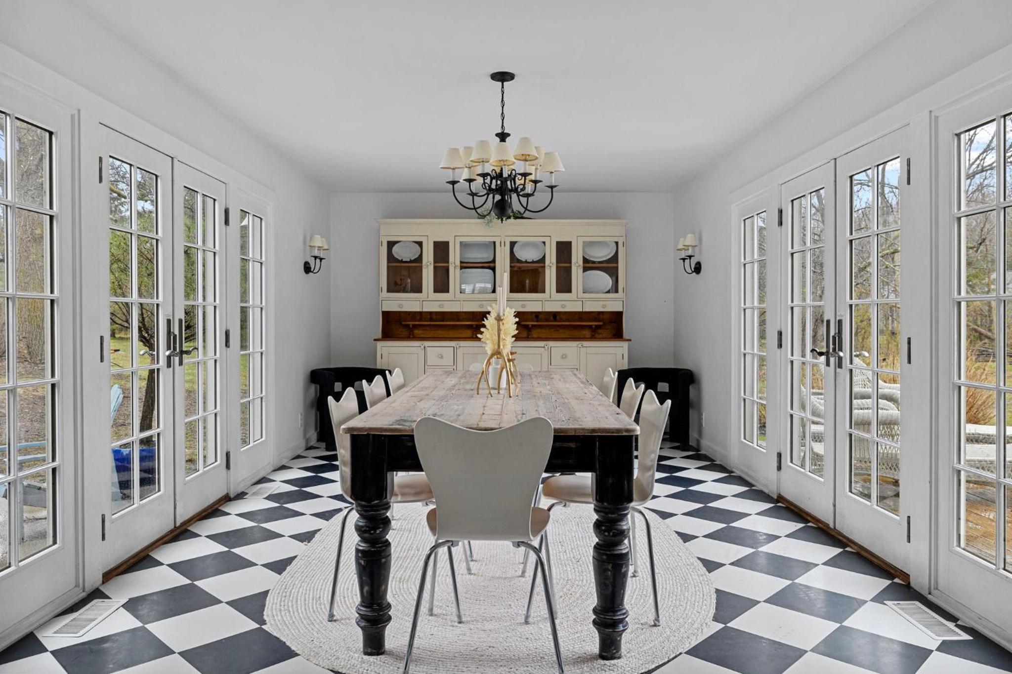 dining