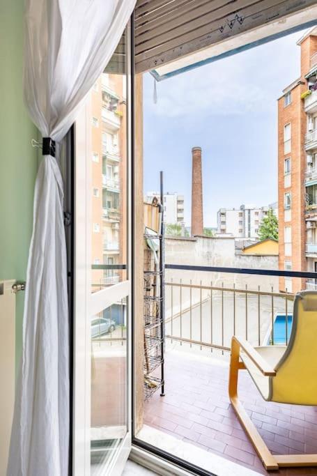 5 Minuti dai Navigli - WIFI GRATIS - Monolocale ben servito