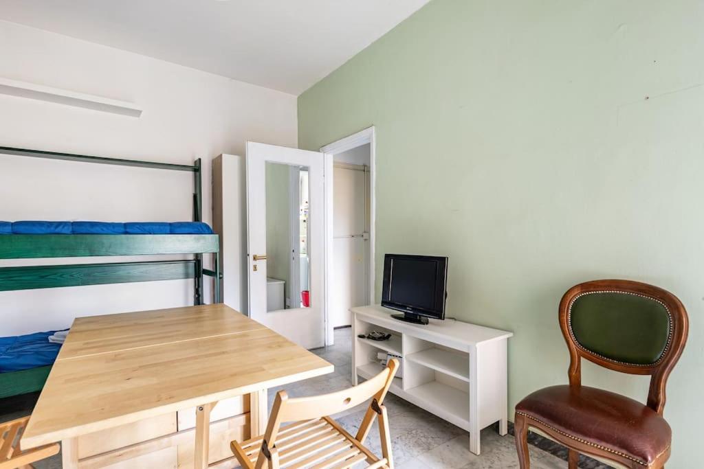 5 Minuti dai Navigli - WIFI GRATIS - Monolocale ben servito