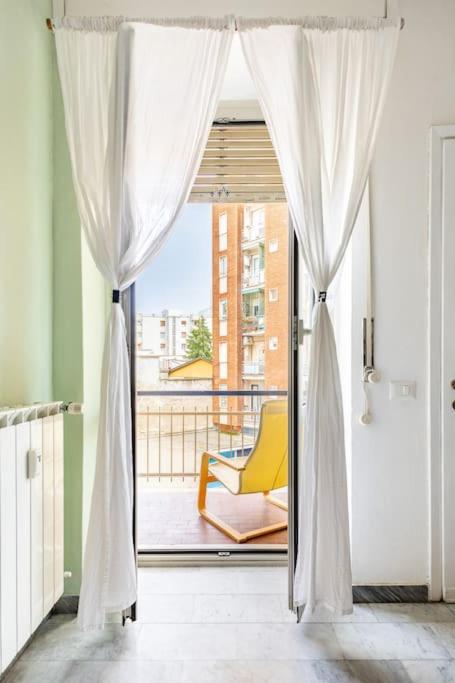 5 Minuti dai Navigli - WIFI GRATIS - Monolocale ben servito