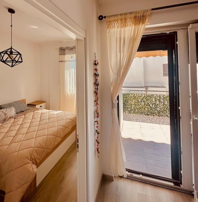 Cozy Beach Apartment - White Rocks Drymades photo 4