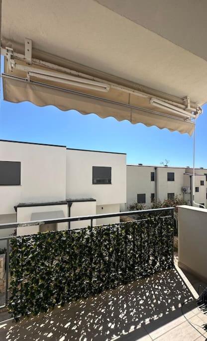 Cozy Beach Apartment - White Rocks Drymades photo 2