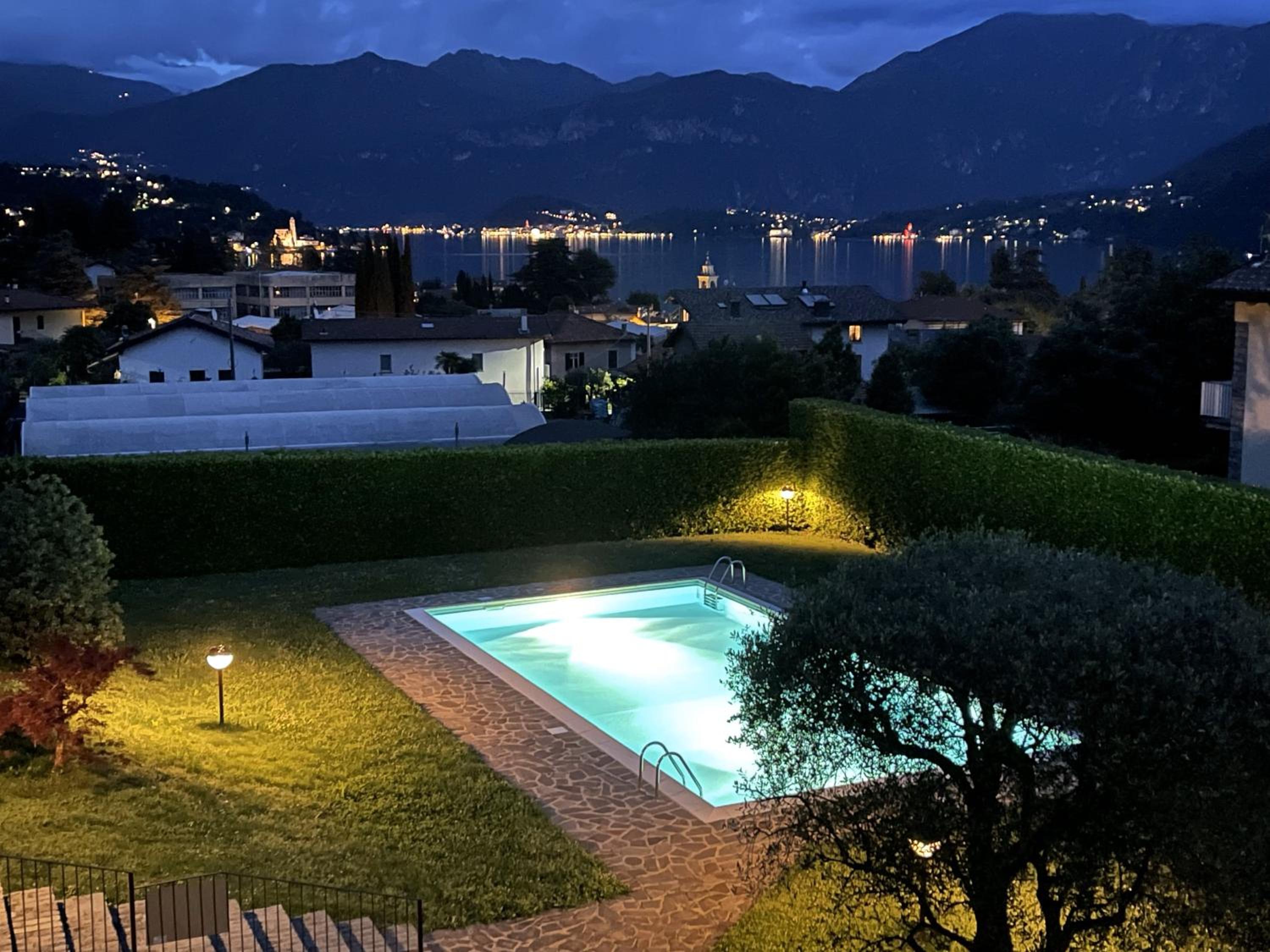 Alba sul Lago