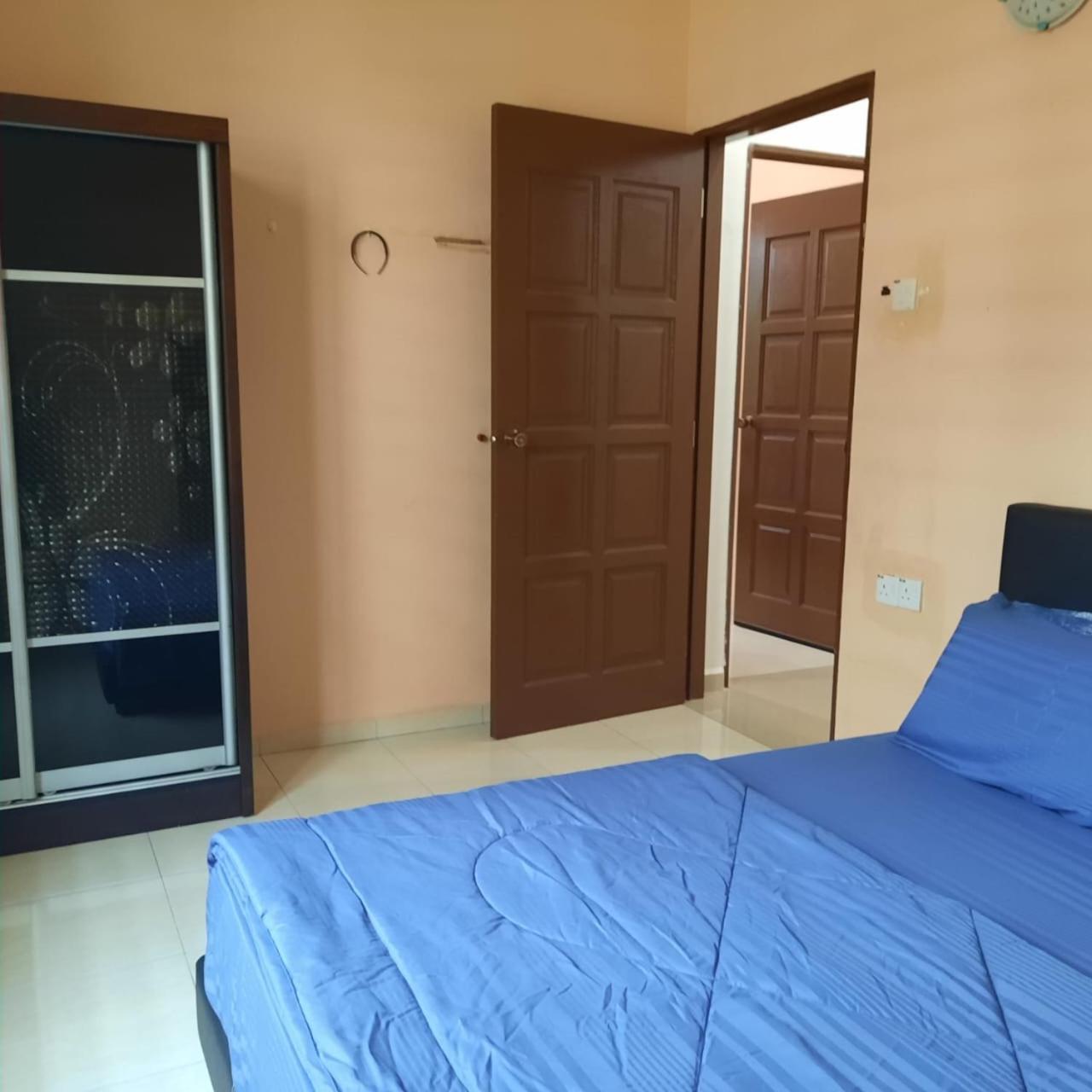 Iqbalina Homestay 2 Kemaman photo 2