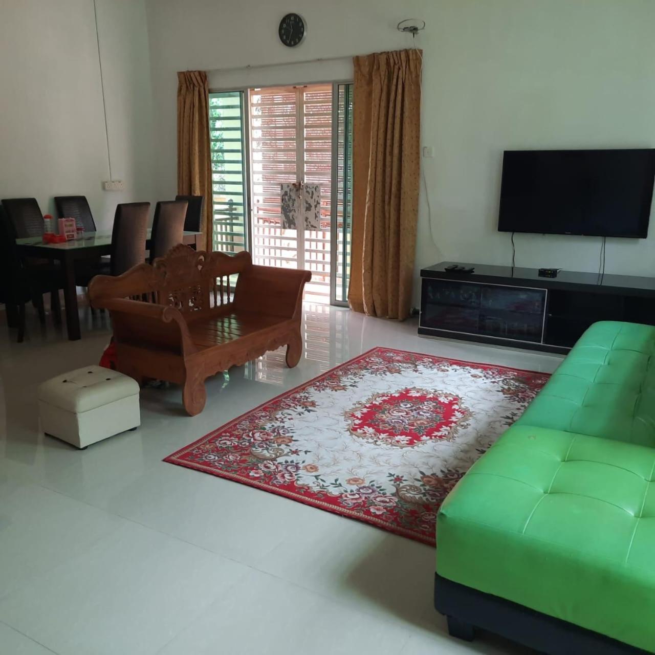 Iqbalina Homestay 2 Kemaman photo 4
