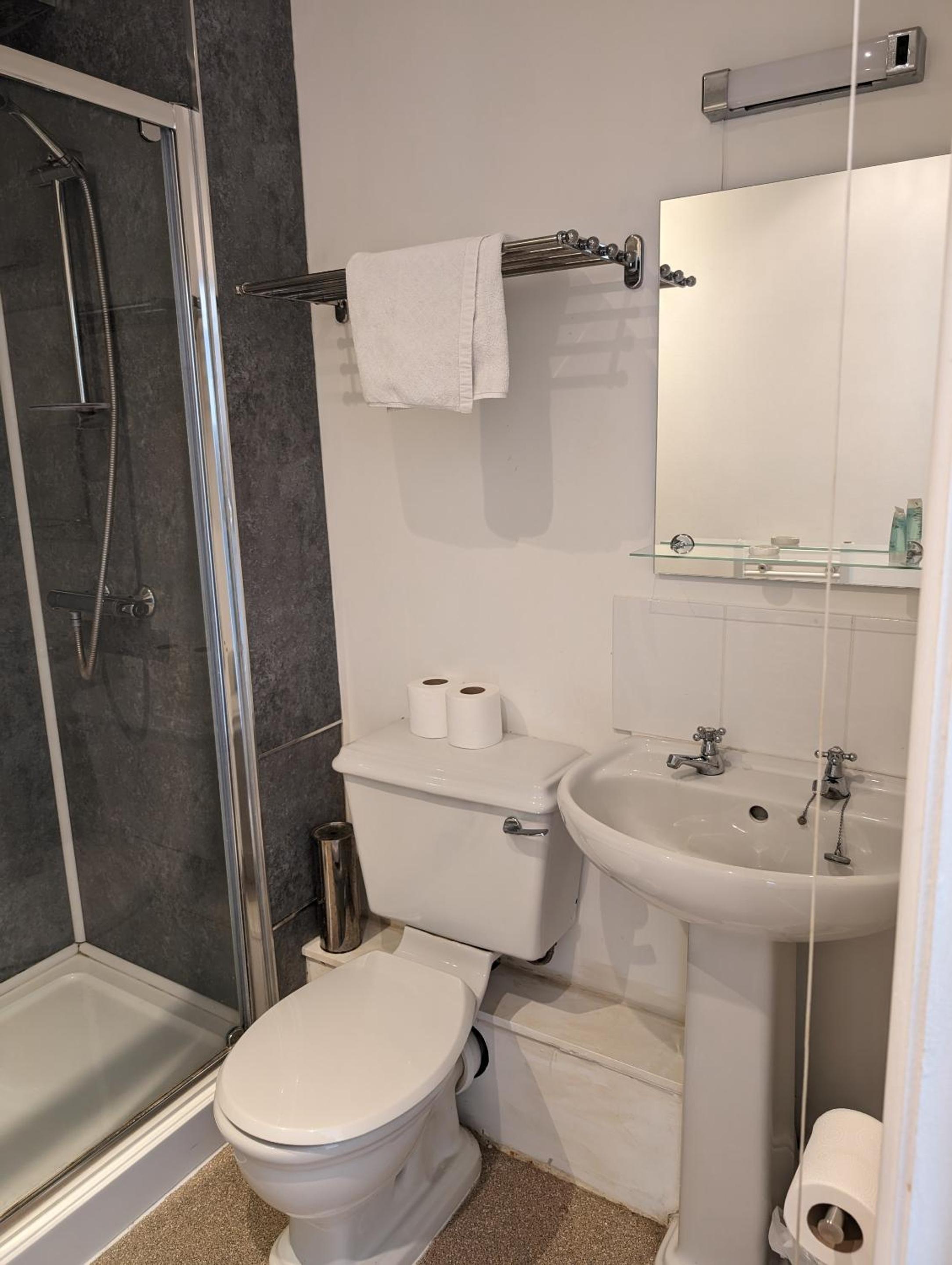 Shepton Mallet Vacations - The Well Inn - Property Image 2