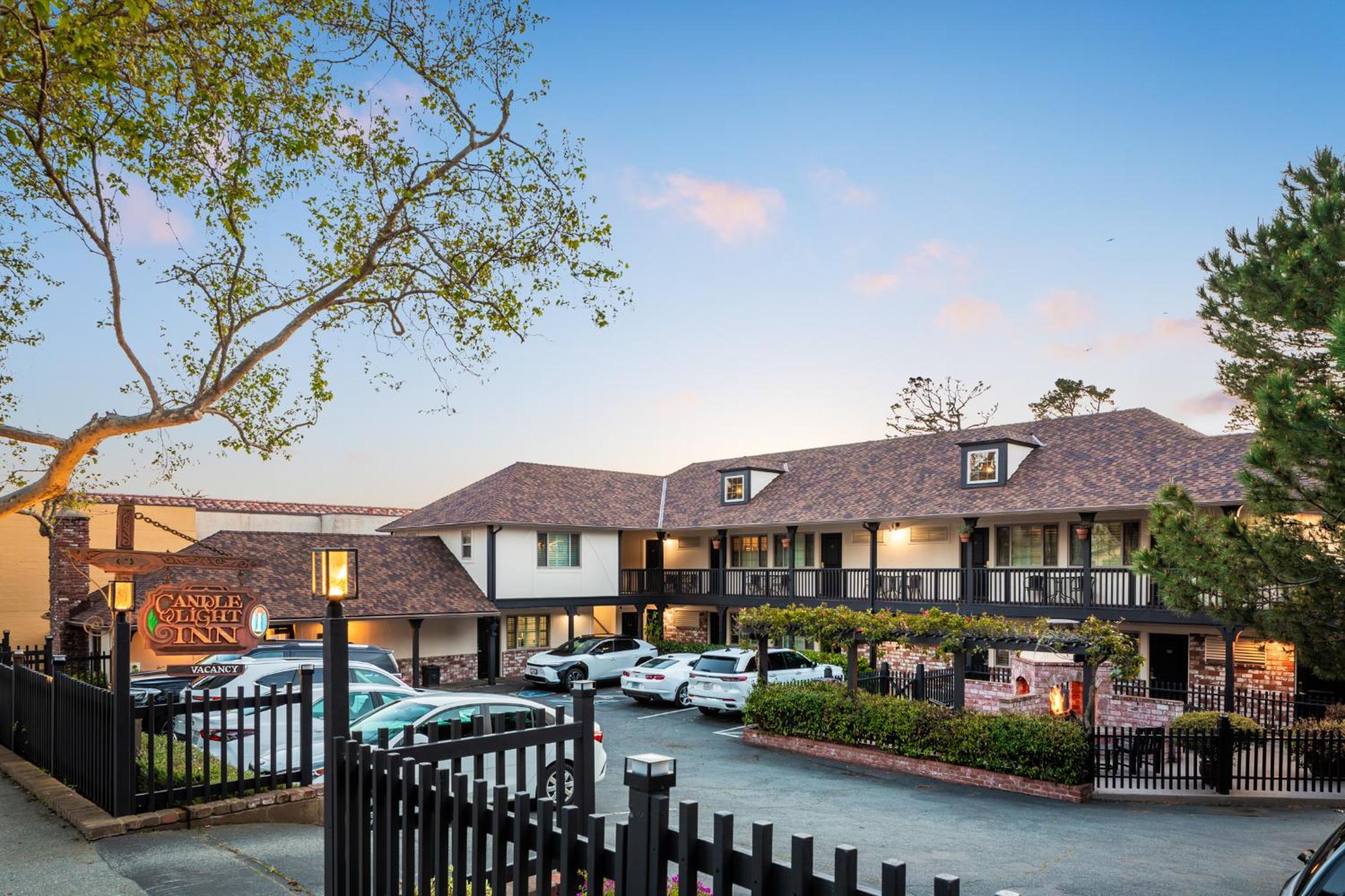 Candle Light Inn - Property Image 20