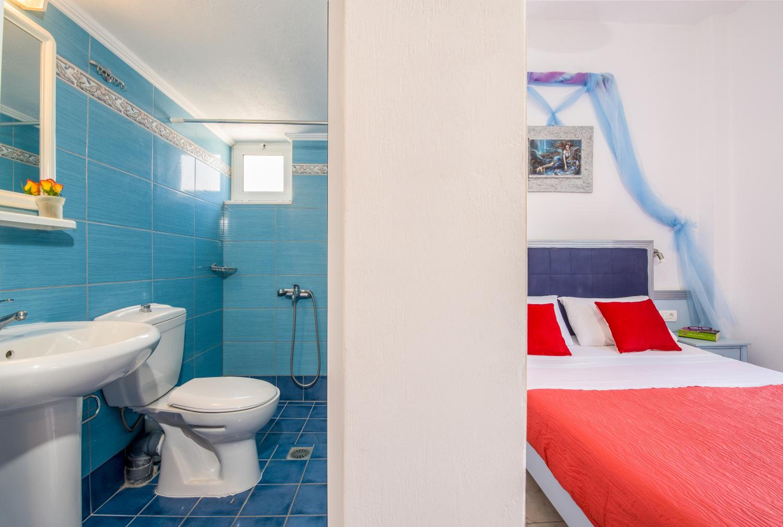 Klima Rooms en Palaiochóra — bathroom