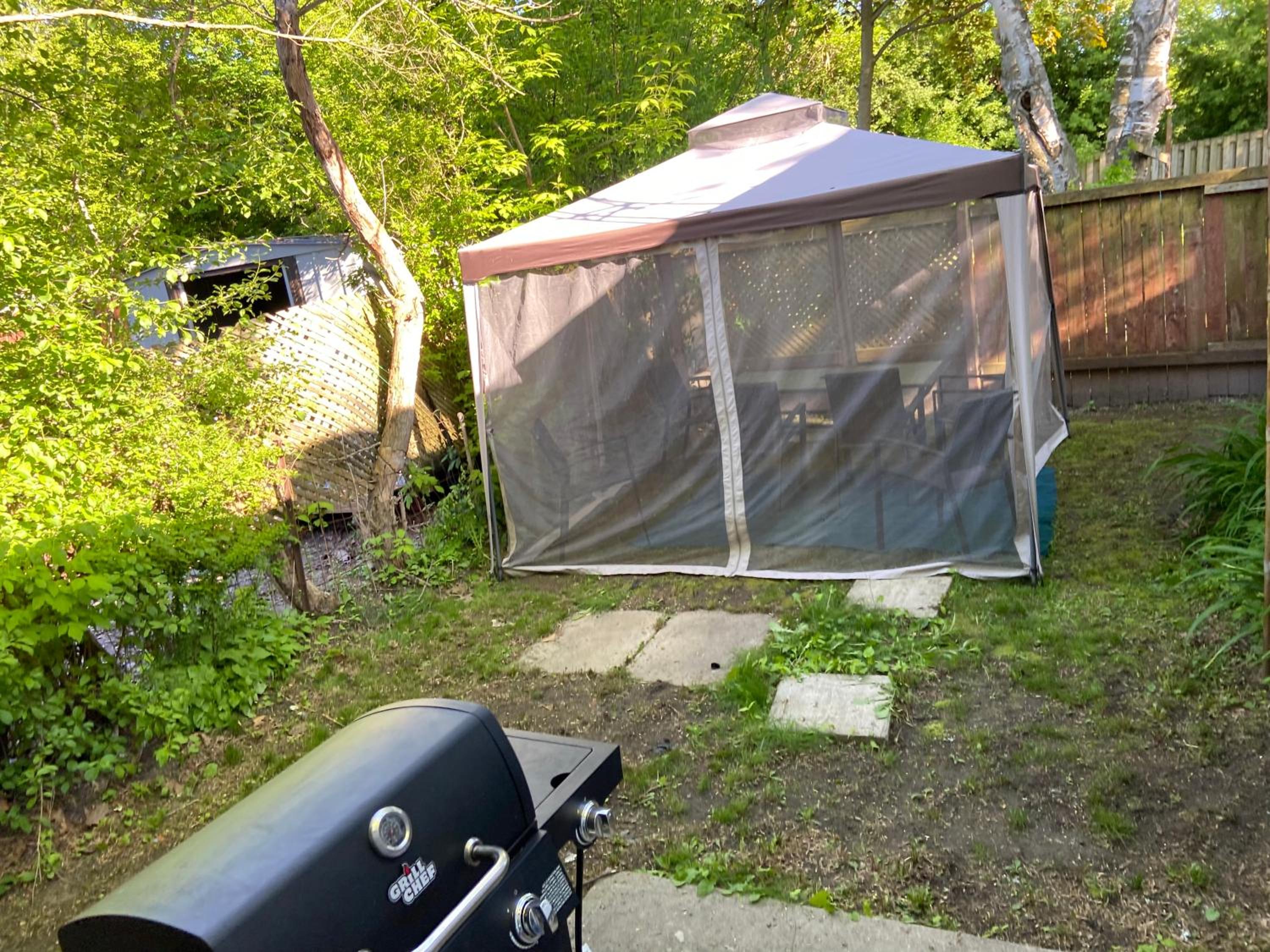 Oshawa Downtown, 2 Bed rooms house fully furnished