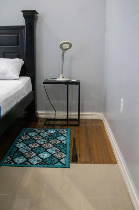 Modern 2 Bedroom in Georgetown view 4