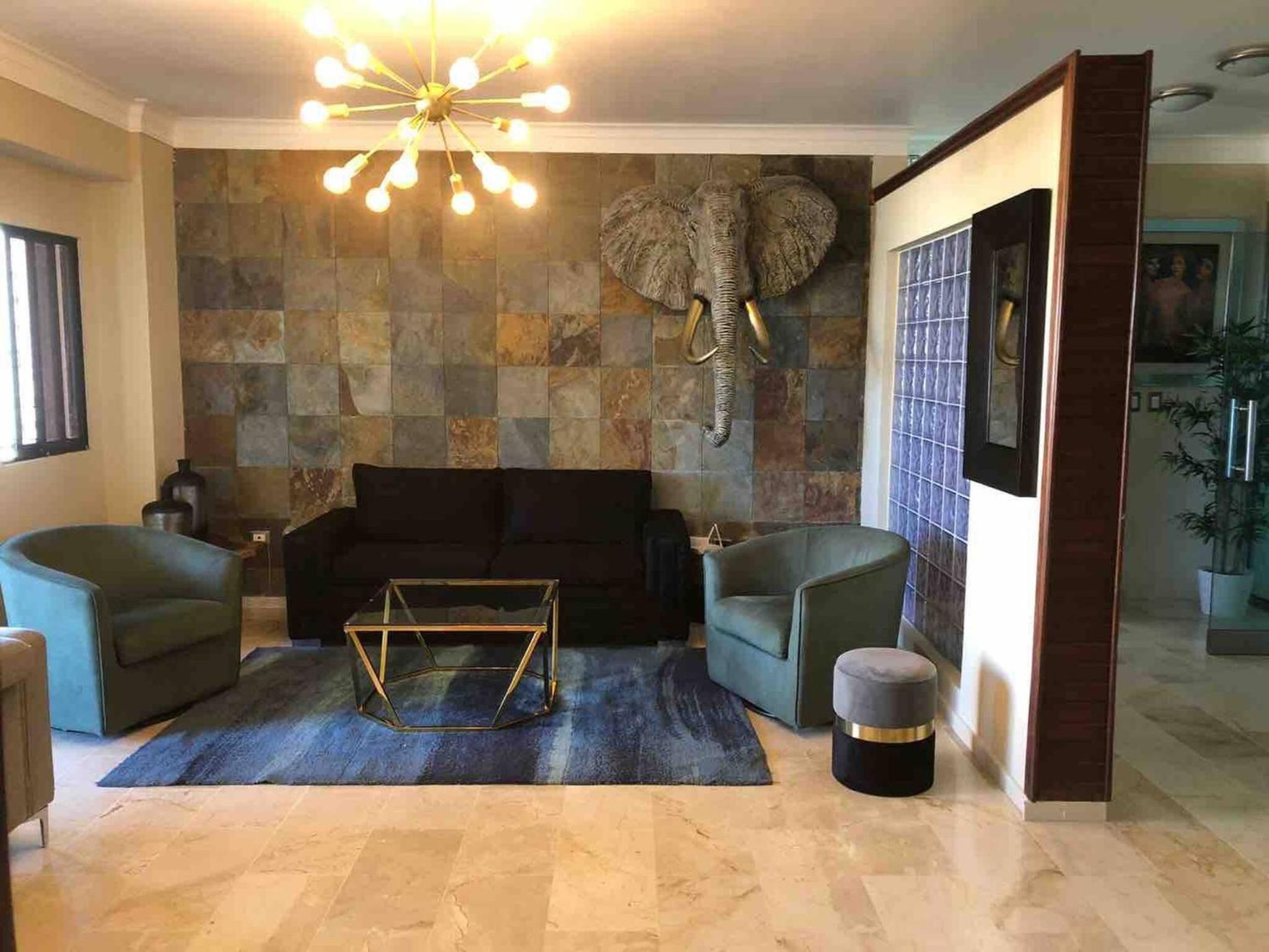 Modern Centrical Evaristo Apartment With Tub