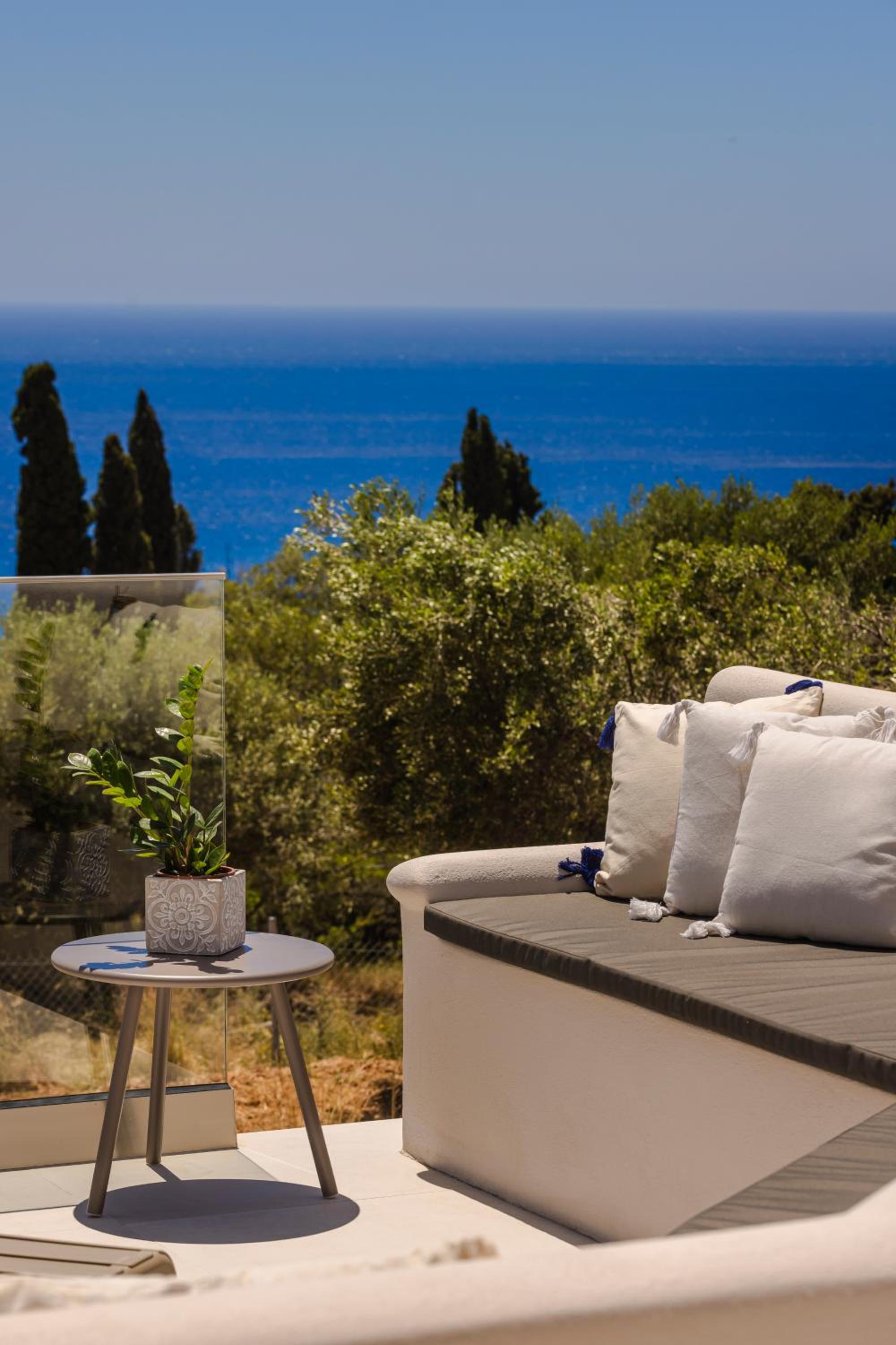 DEOS VILLA