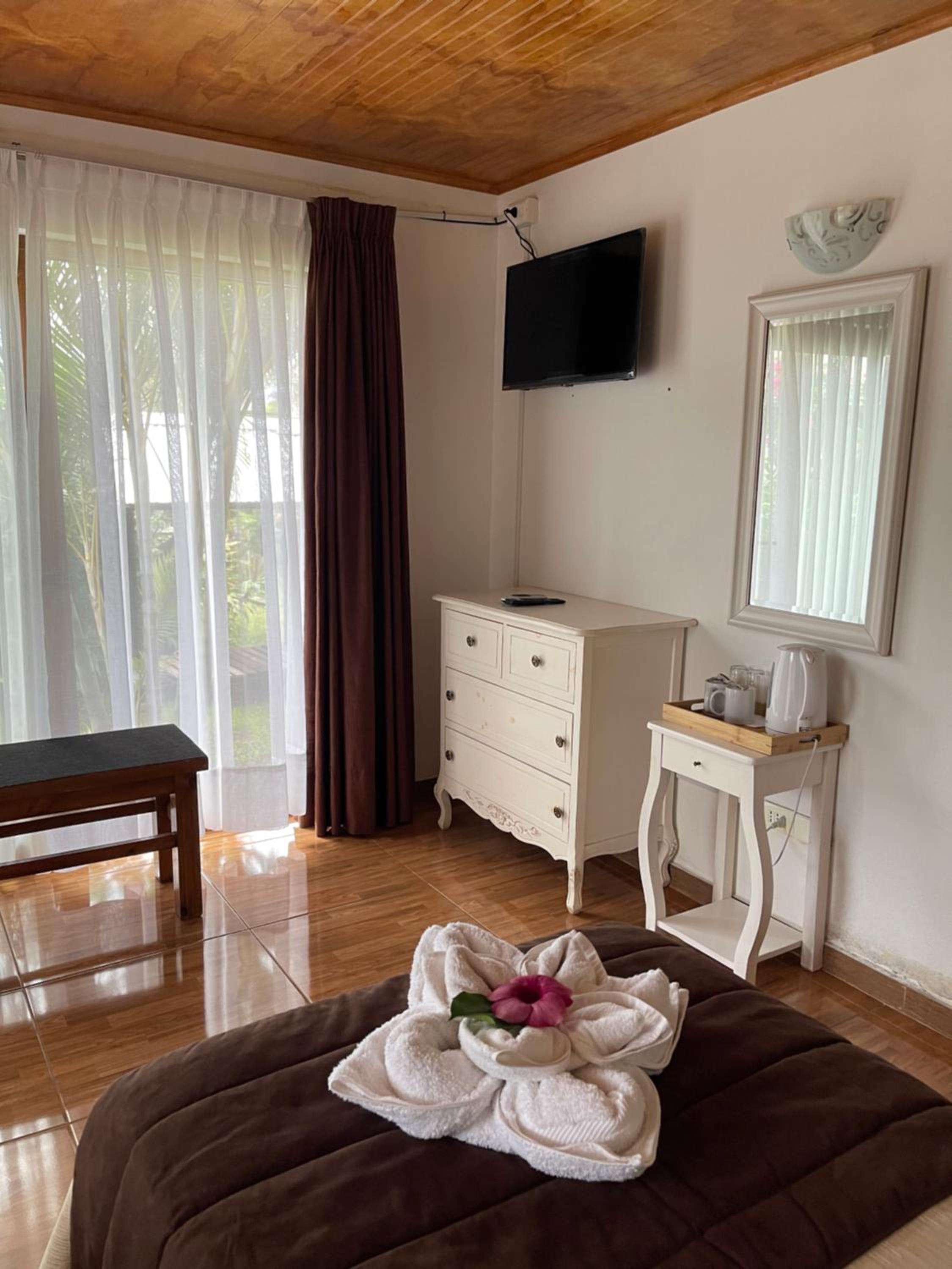 Teanehi Bed & Breakfast