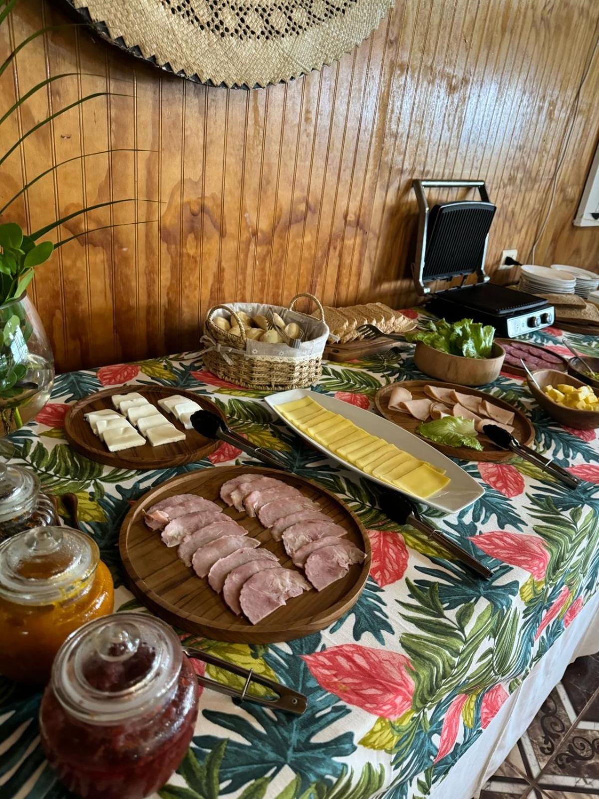 Teanehi Bed & Breakfast