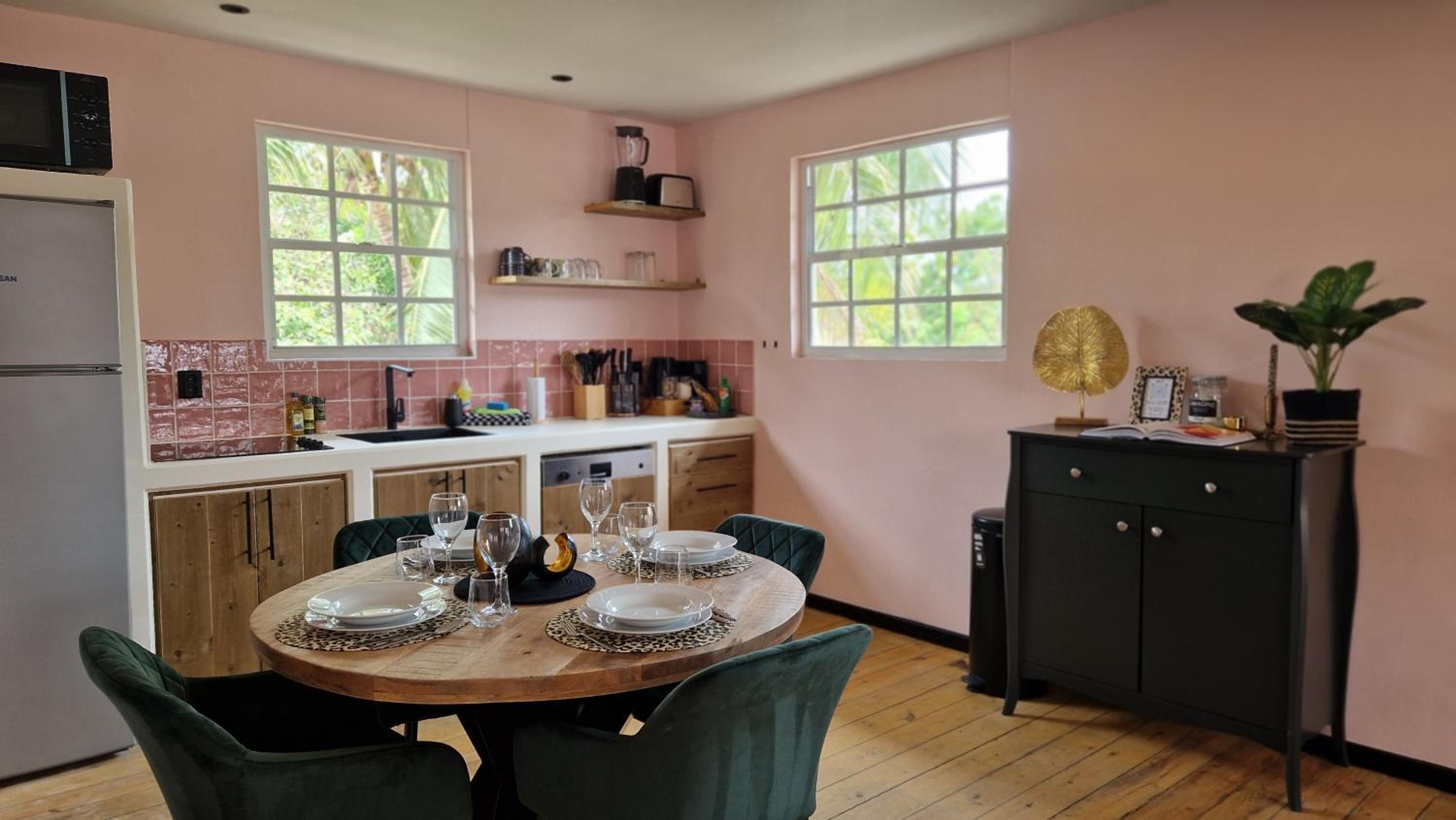 The Pink Panther Apartment, near Mambo Beach Boulevard
