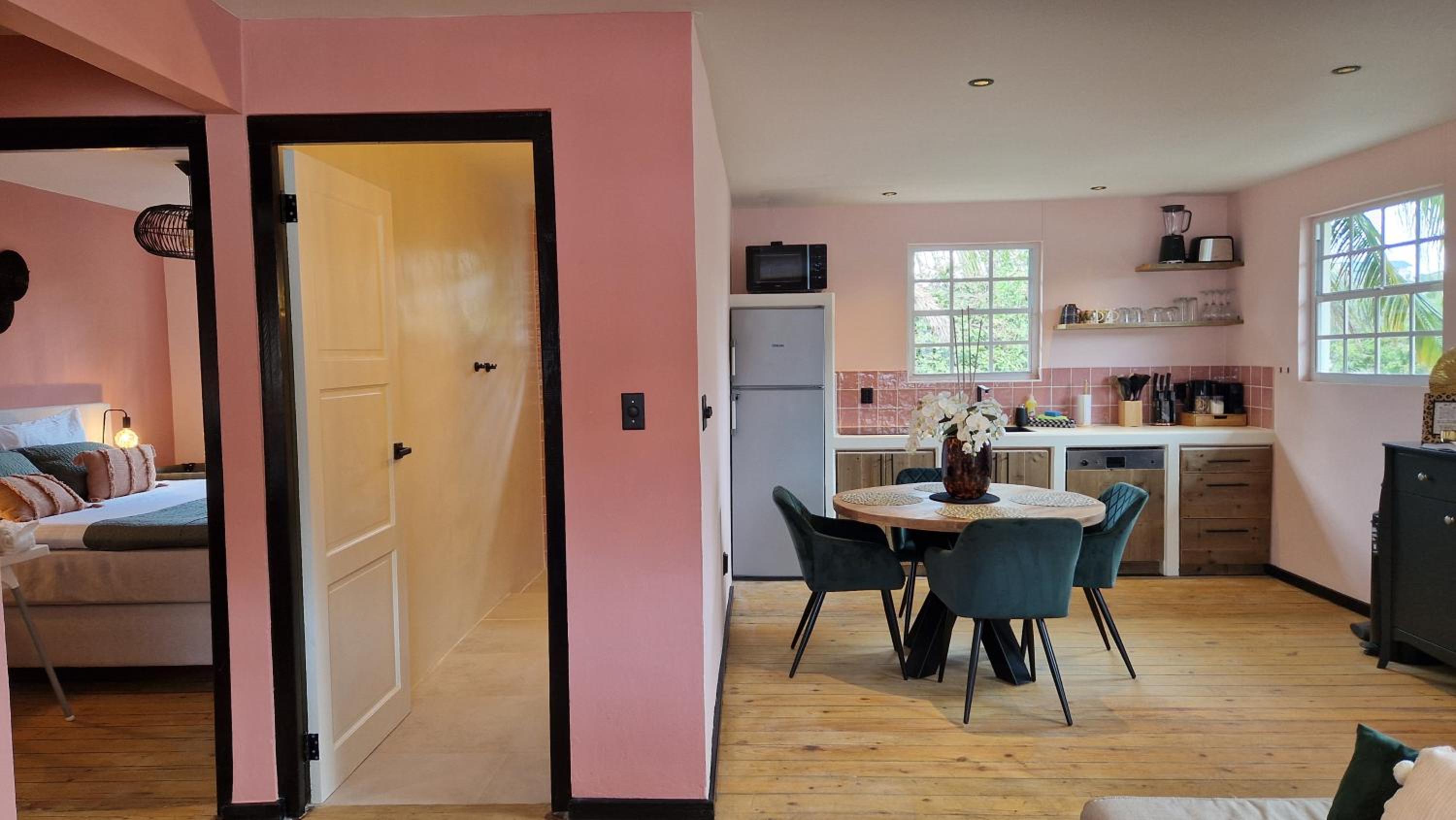 The Pink Panther Apartment, near Mambo Beach Boulevard