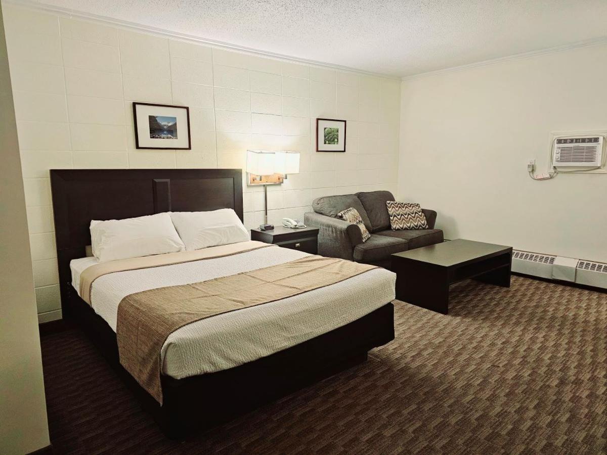 Canadian Motor Inn