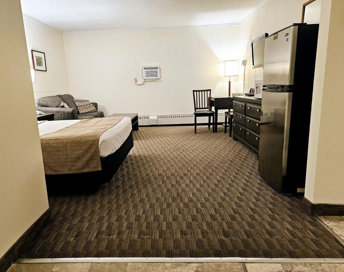 Canadian Motor Inn