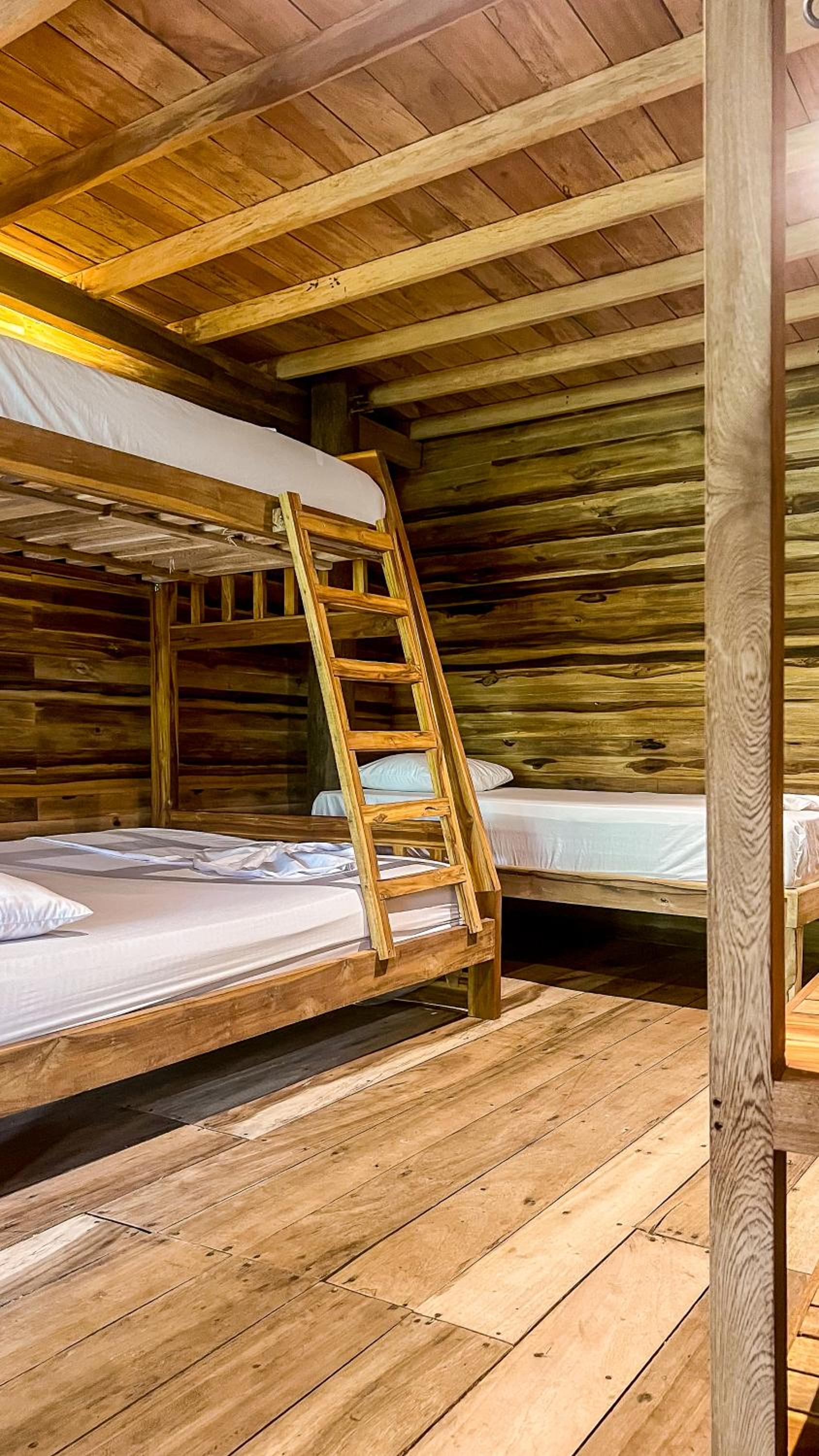 Hostal MOCAMBO BEACH