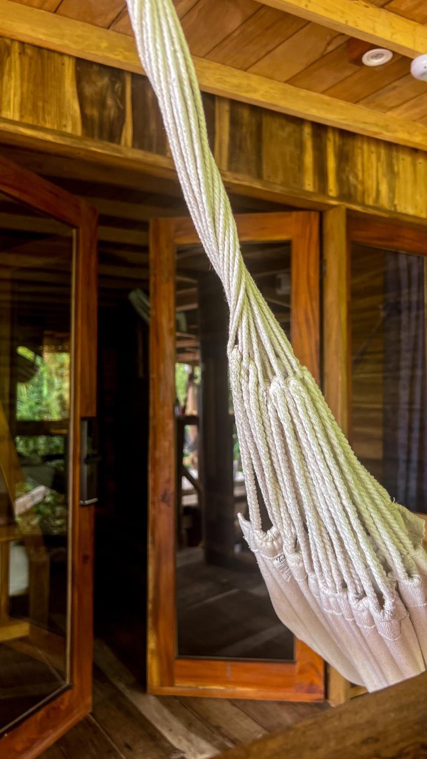 Hostal MOCAMBO BEACH
