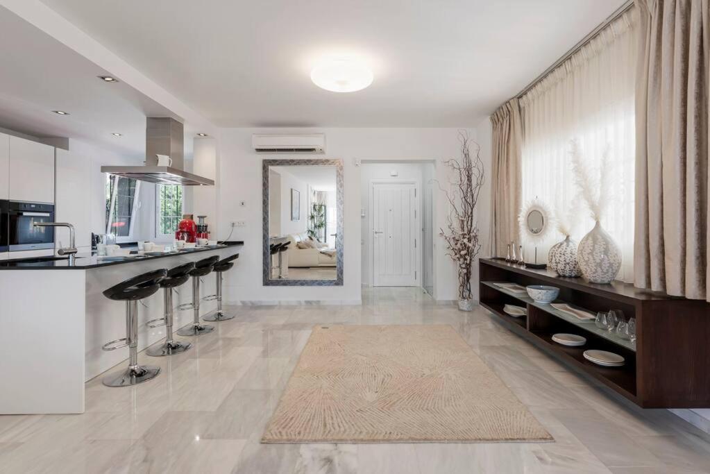 Luxury Apartment in Marbella Aldea Blanca close by Beautiful Port and Beaches of Puerto Banús