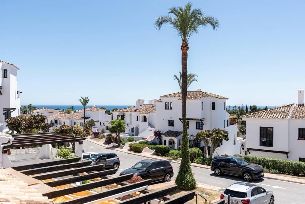 Luxury Apartment in Marbella Aldea Blanca close by Beautiful Port and Beaches of Puerto Banús