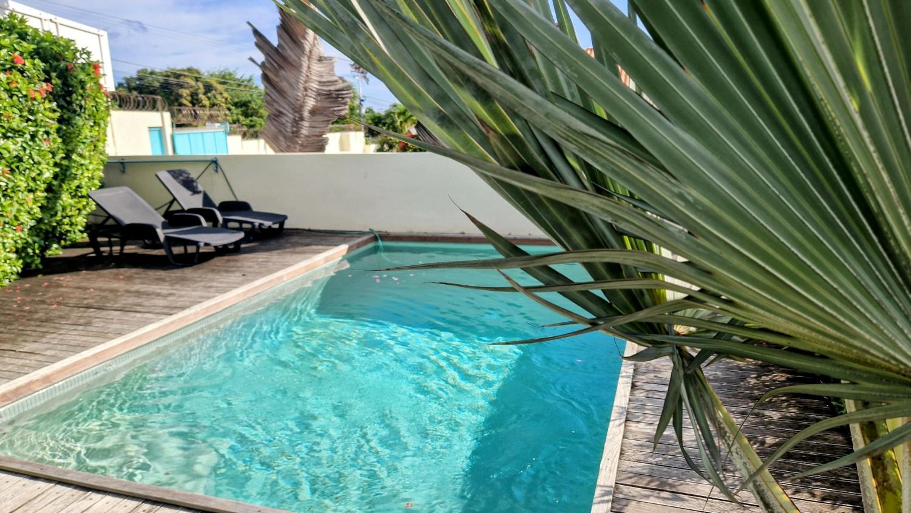 The Pink Panther Apartment, near Mambo Beach Boulevard