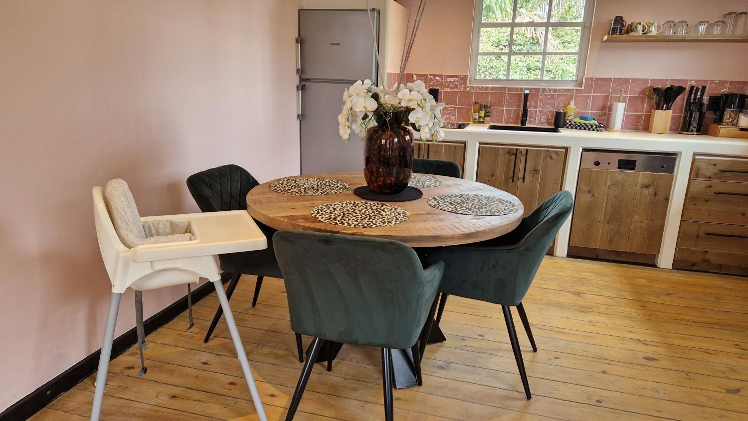 The Pink Panther Apartment, near Mambo Beach Boulevard