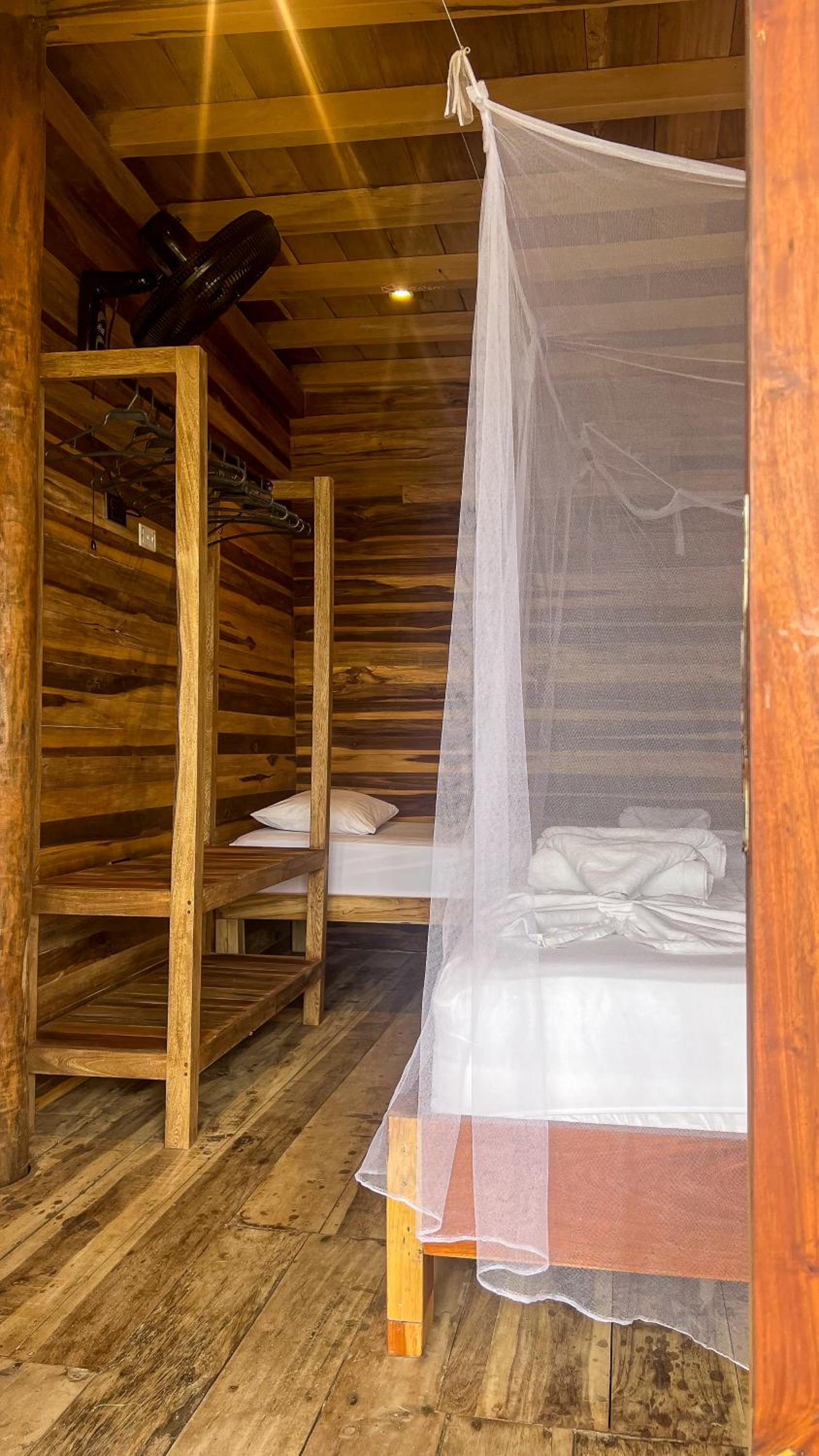 Hostal MOCAMBO BEACH