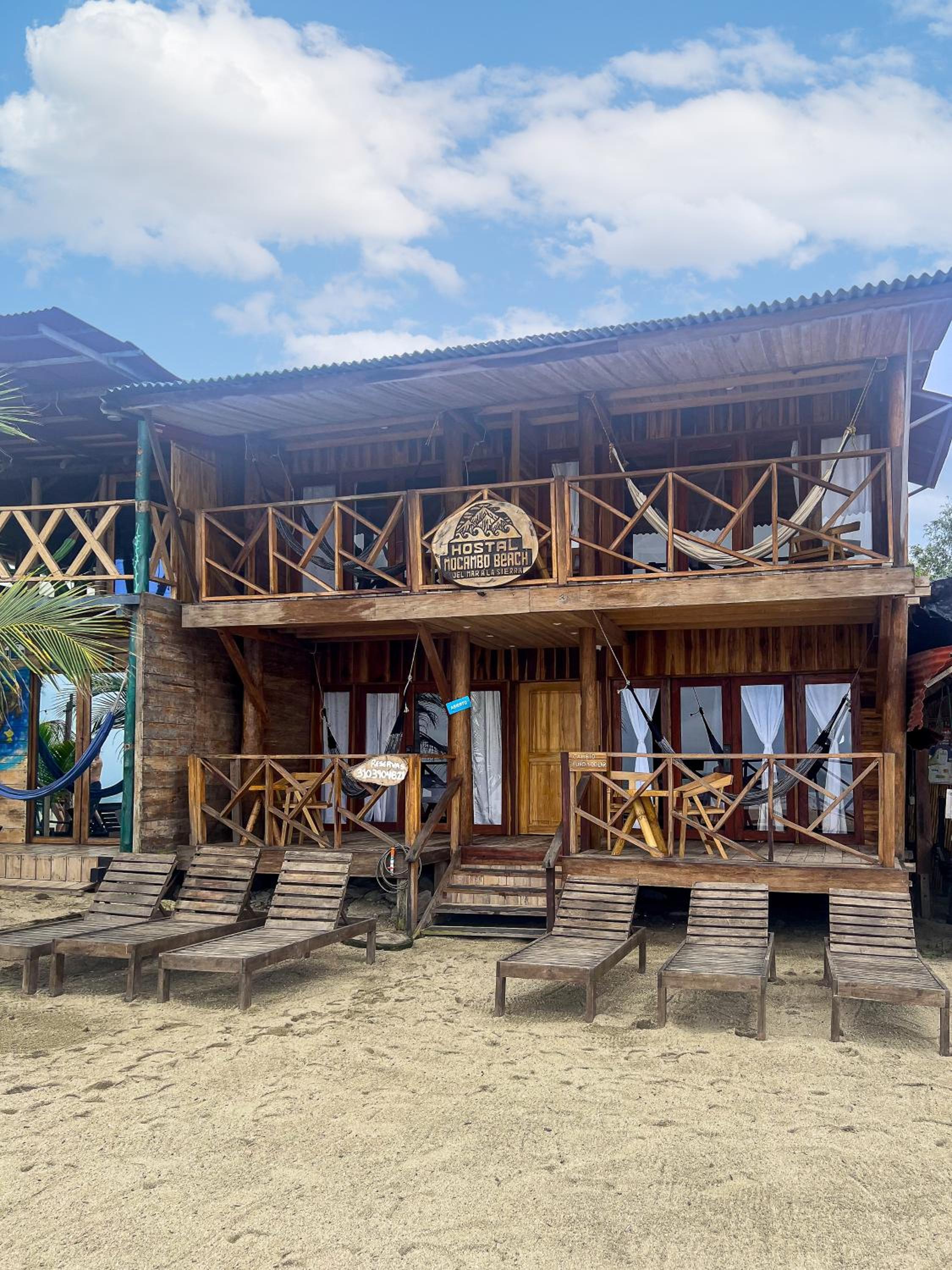 Hostal MOCAMBO BEACH