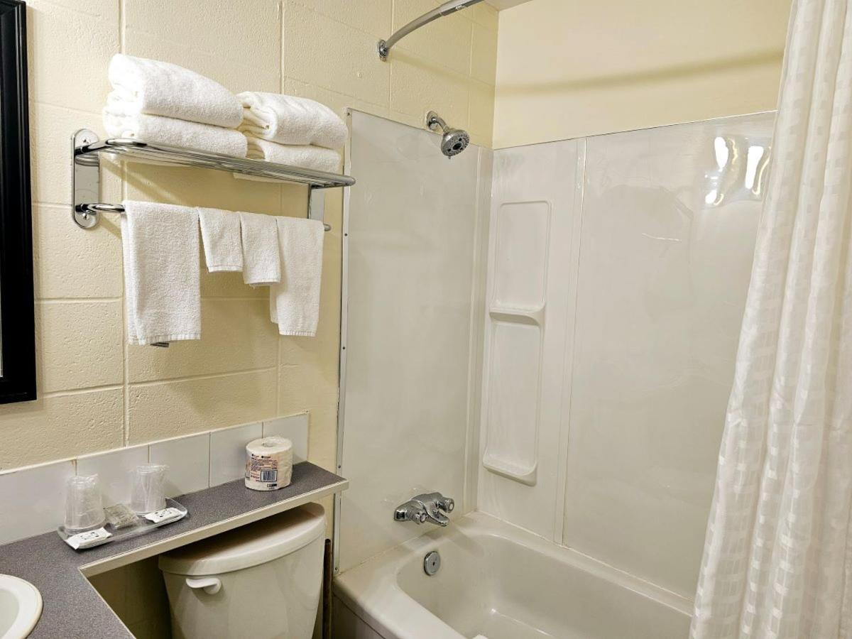Canadian Motor Inn