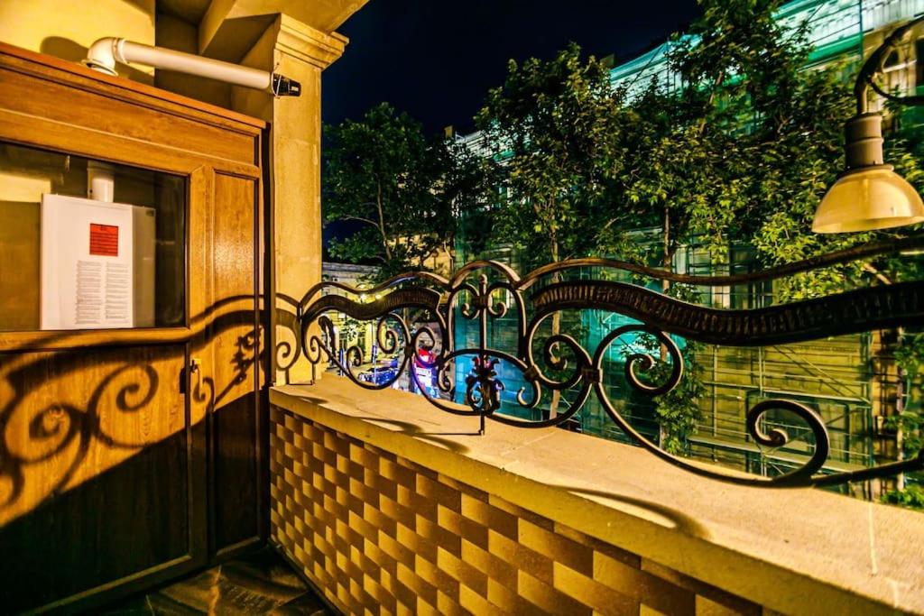 Apartment Bravo