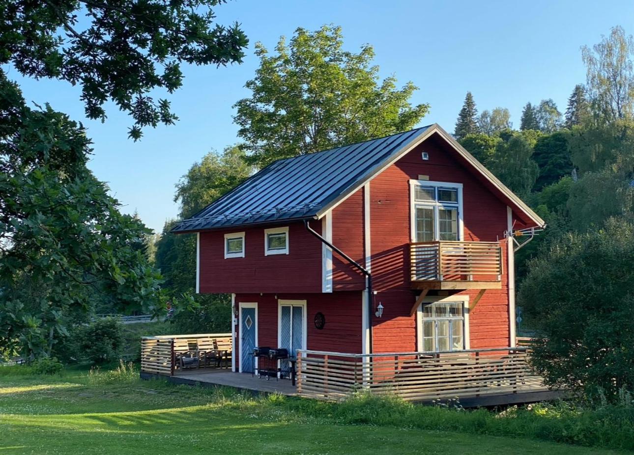 Sea Side Cabin