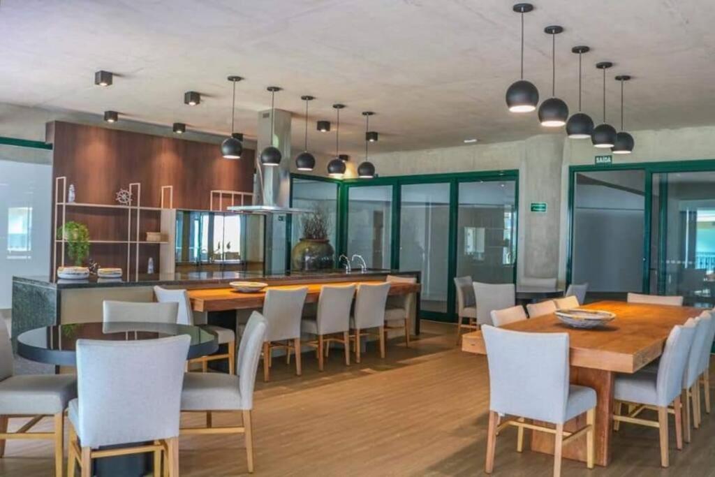 Apartamento condomínio completo frente ao mar