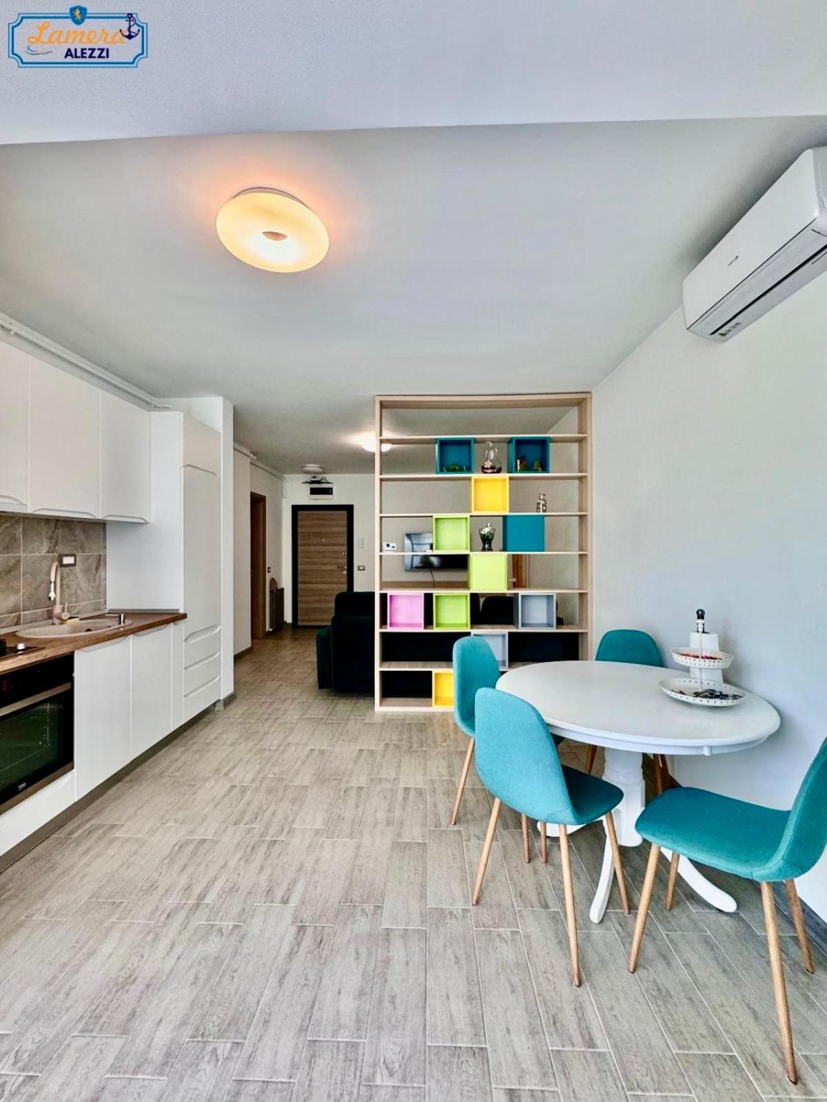 Lamera - Alezzi Apartament langa mare cu acces la piscina, jacuzzi, sauna si sala de fitness view 2