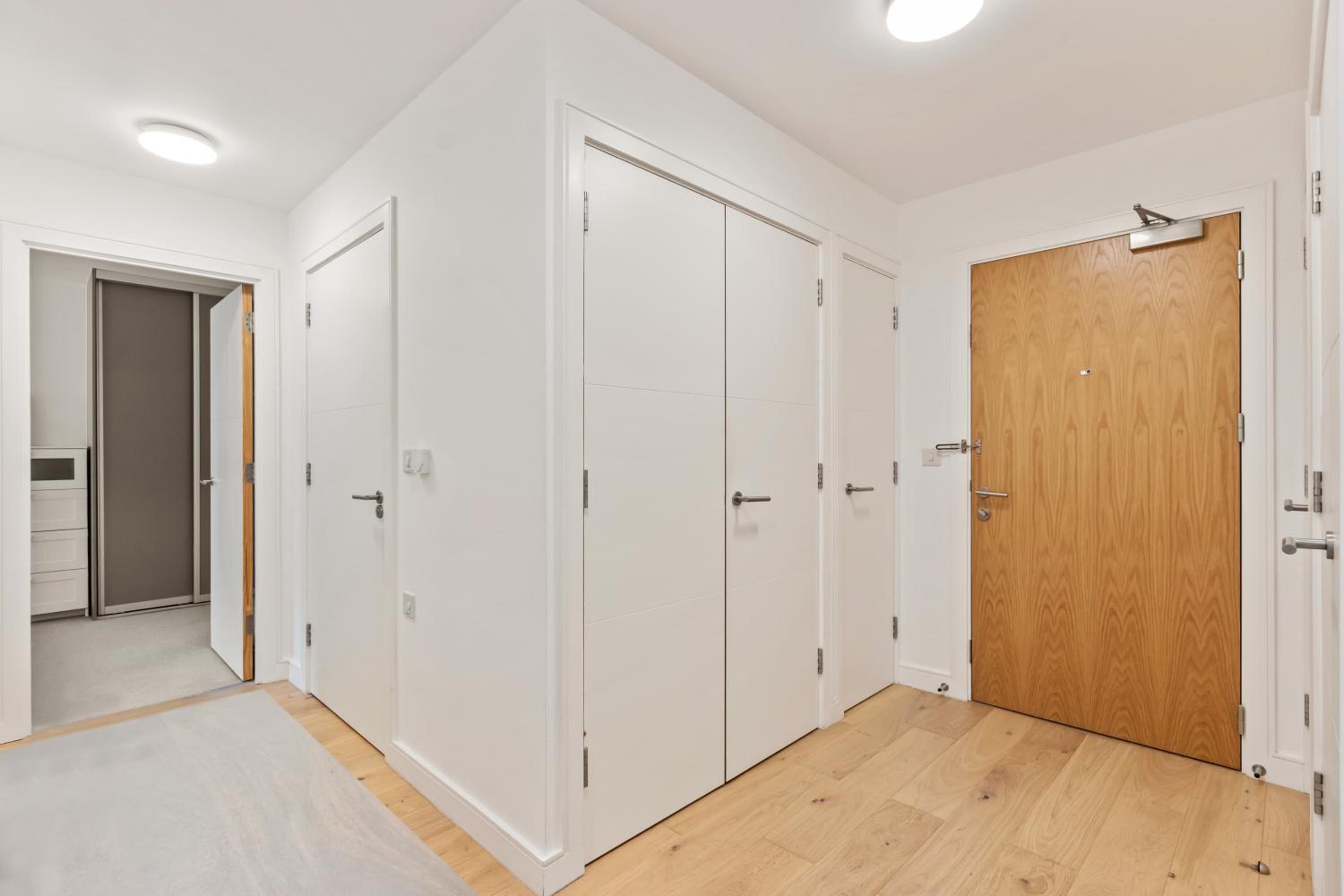 Beautiful large 3 bed 2 bath flat in Stratford